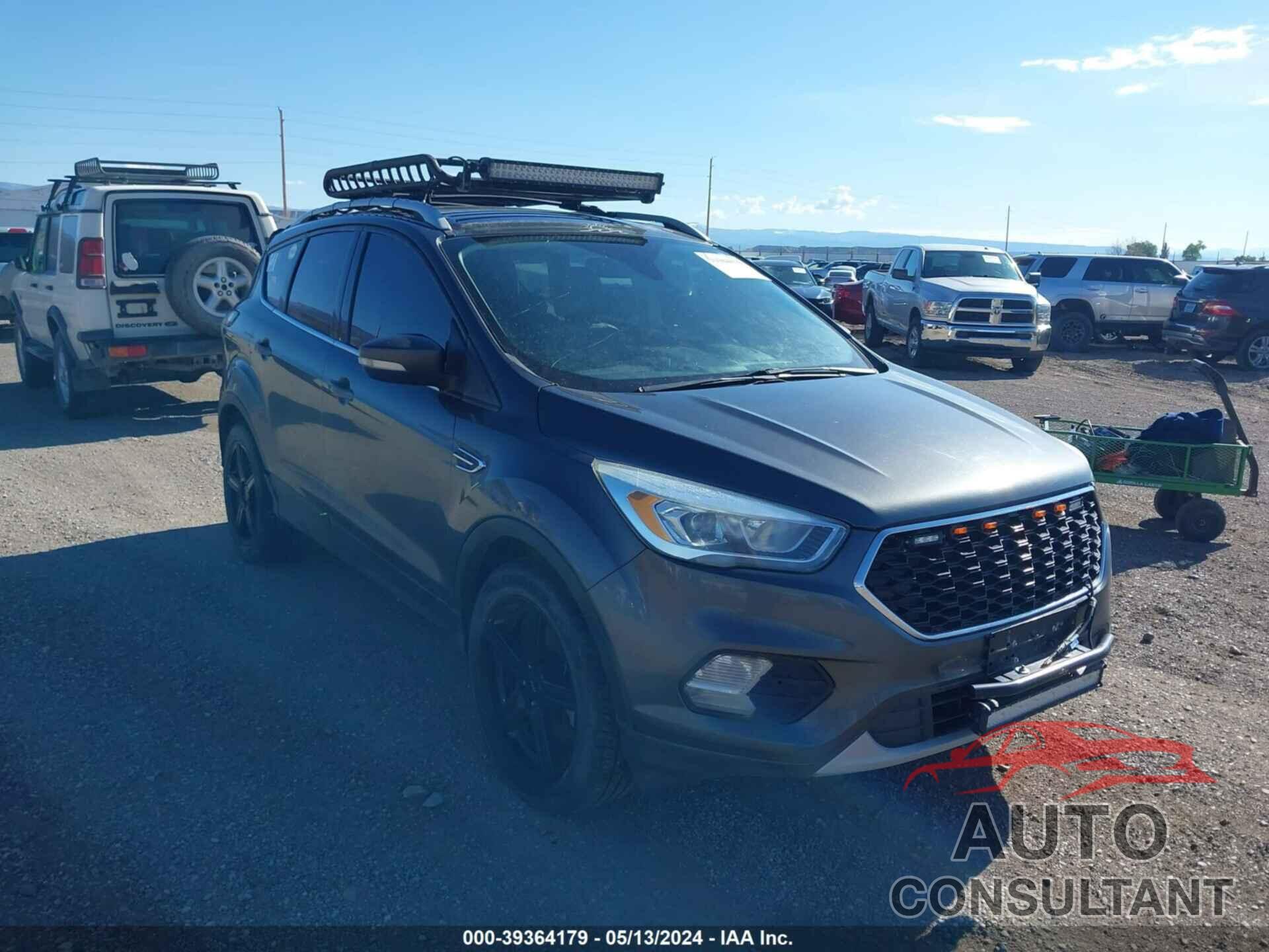 FORD ESCAPE 2017 - 1FMCU9JD6HUB98218