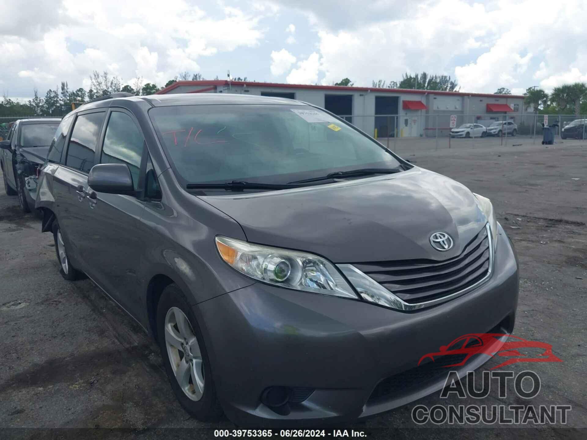 TOYOTA SIENNA 2017 - 5TDKZ3DC6HS790739