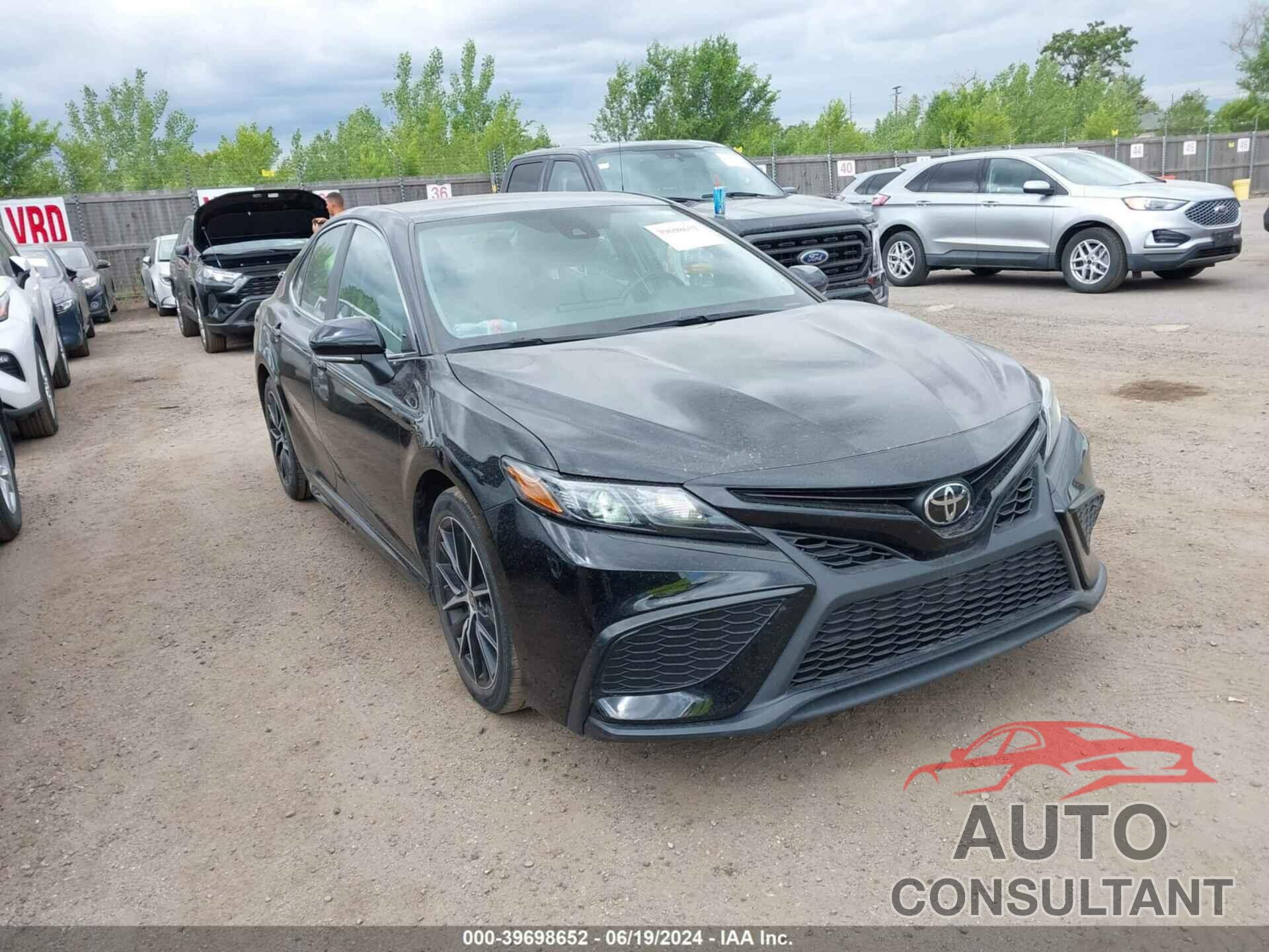 TOYOTA CAMRY 2023 - 4T1G11AK1PU094972