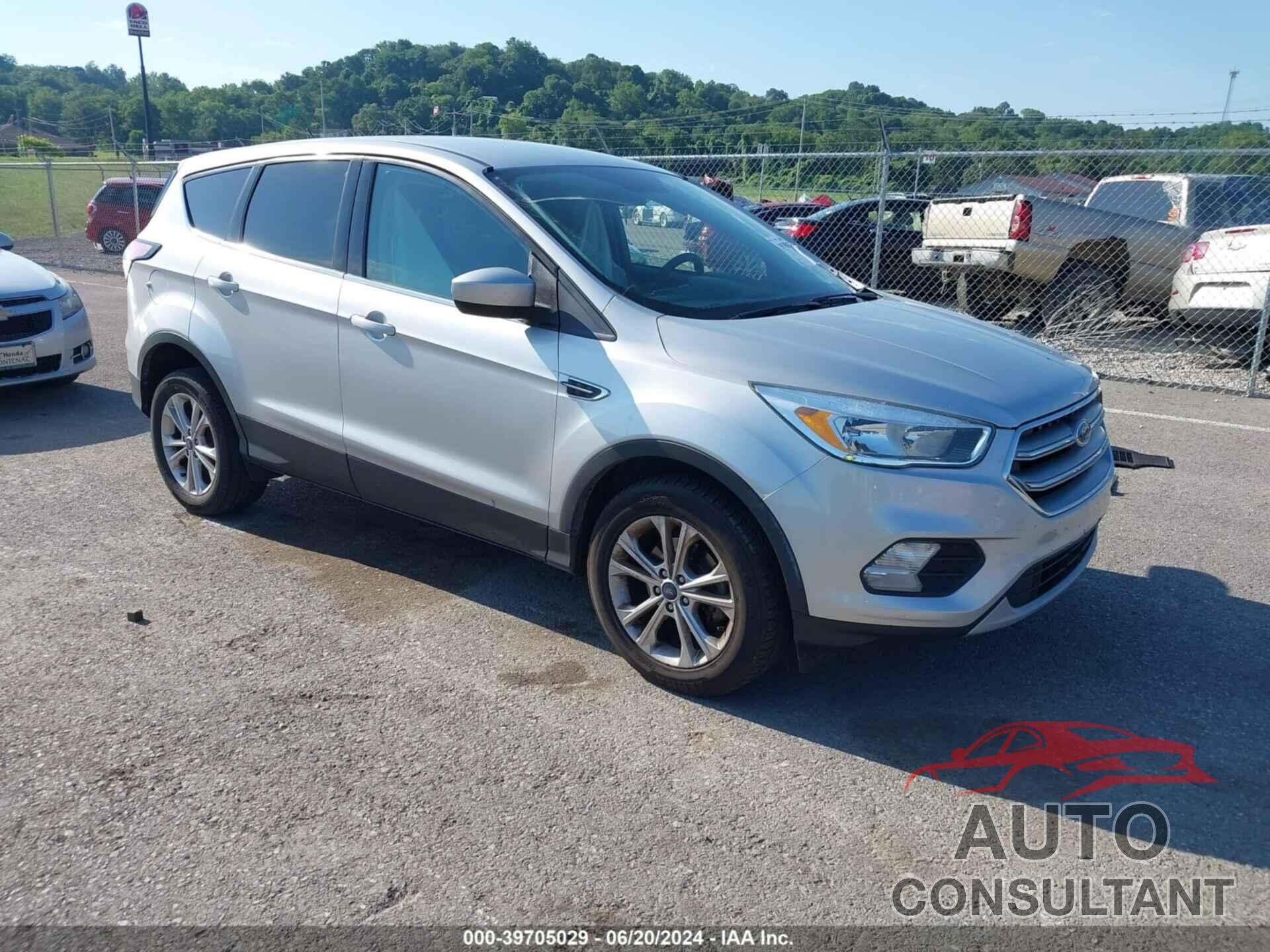 FORD ESCAPE 2017 - 1FMCU0GD1HUE37760