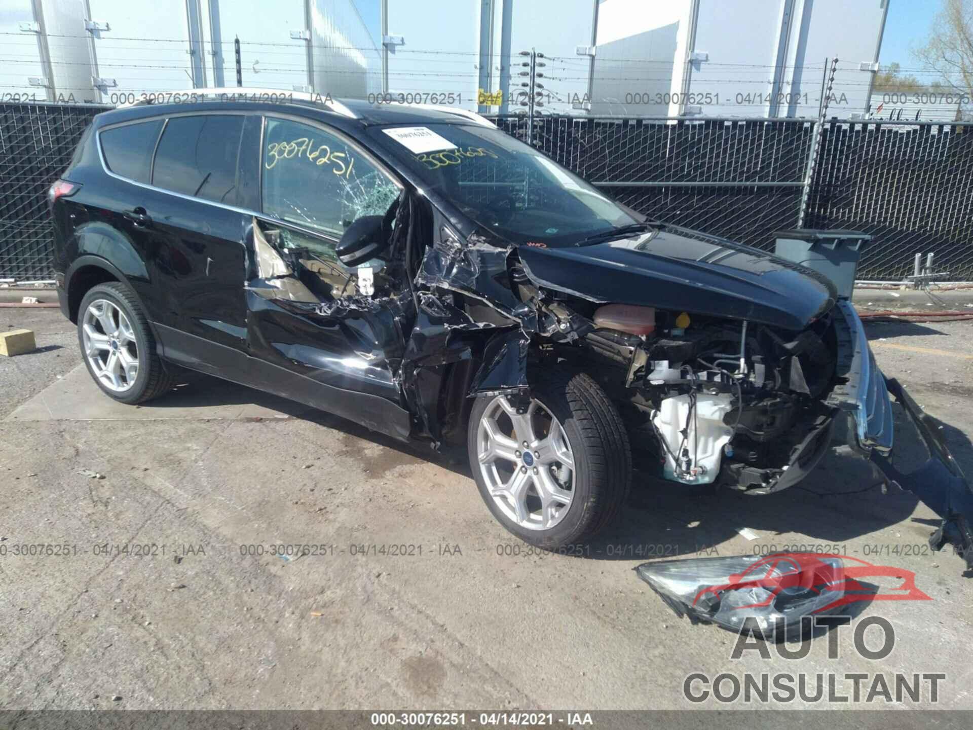 FORD ESCAPE 2017 - 1FMCU0J98HUF07436