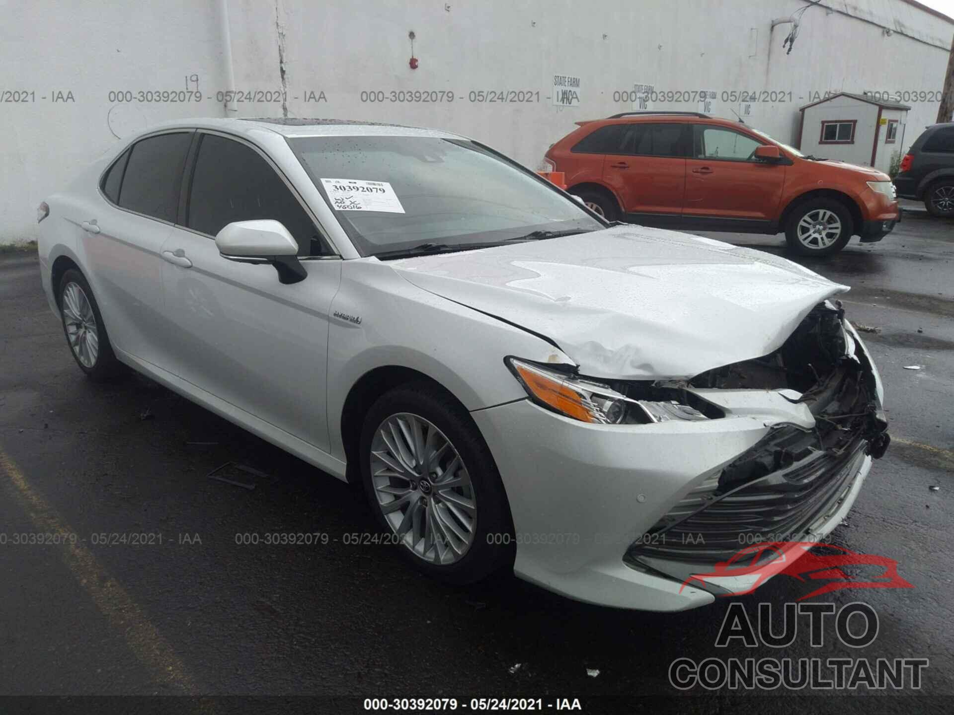 TOYOTA CAMRY 2018 - 4T1B21HK4JU002841