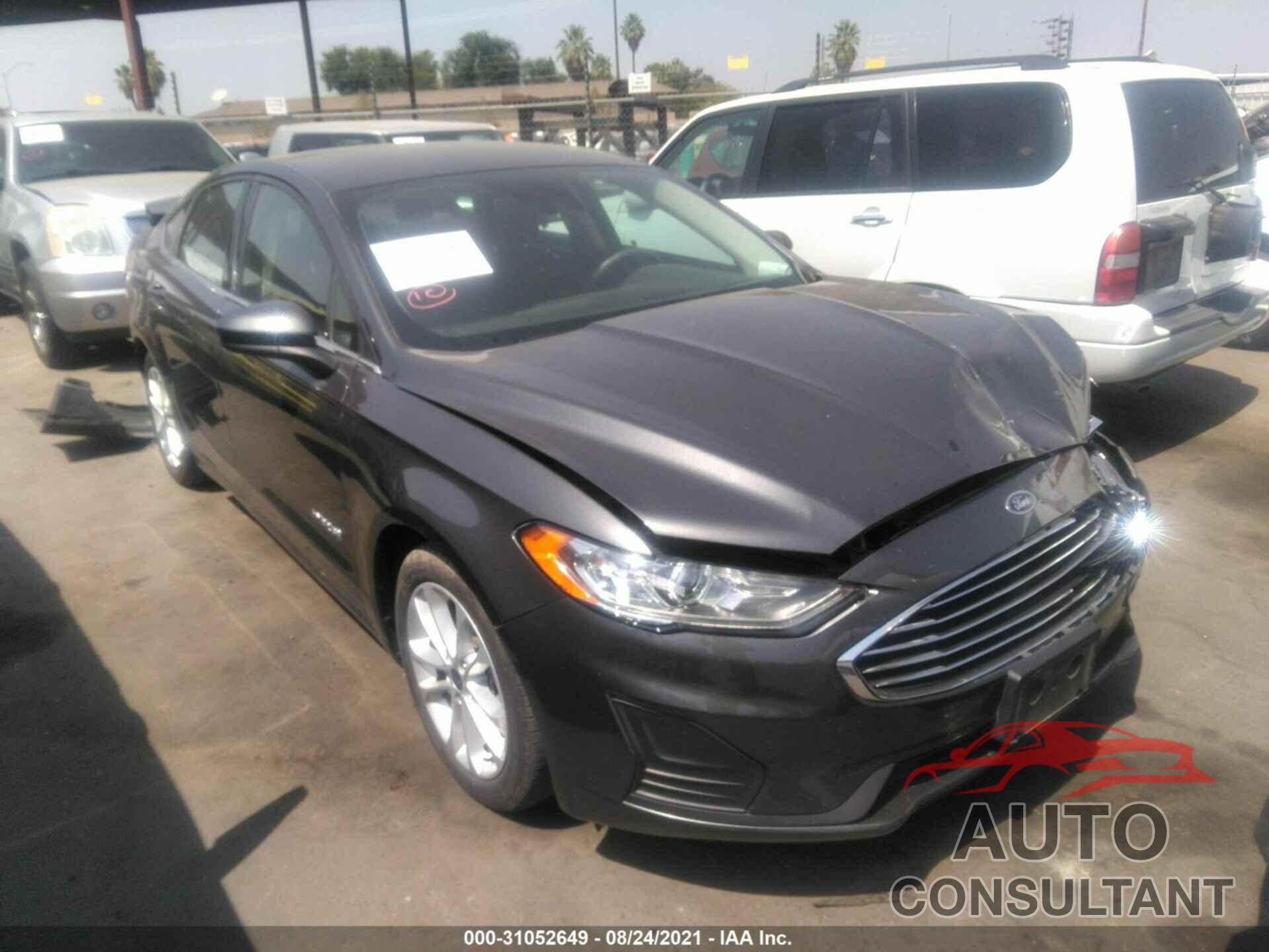 FORD FUSION HYBRID 2019 - 3FA6P0LU9KR202557