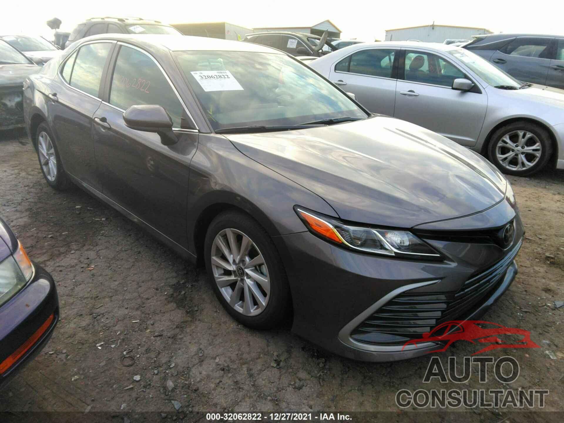 TOYOTA CAMRY 2021 - 4T1C11AKXMU600227