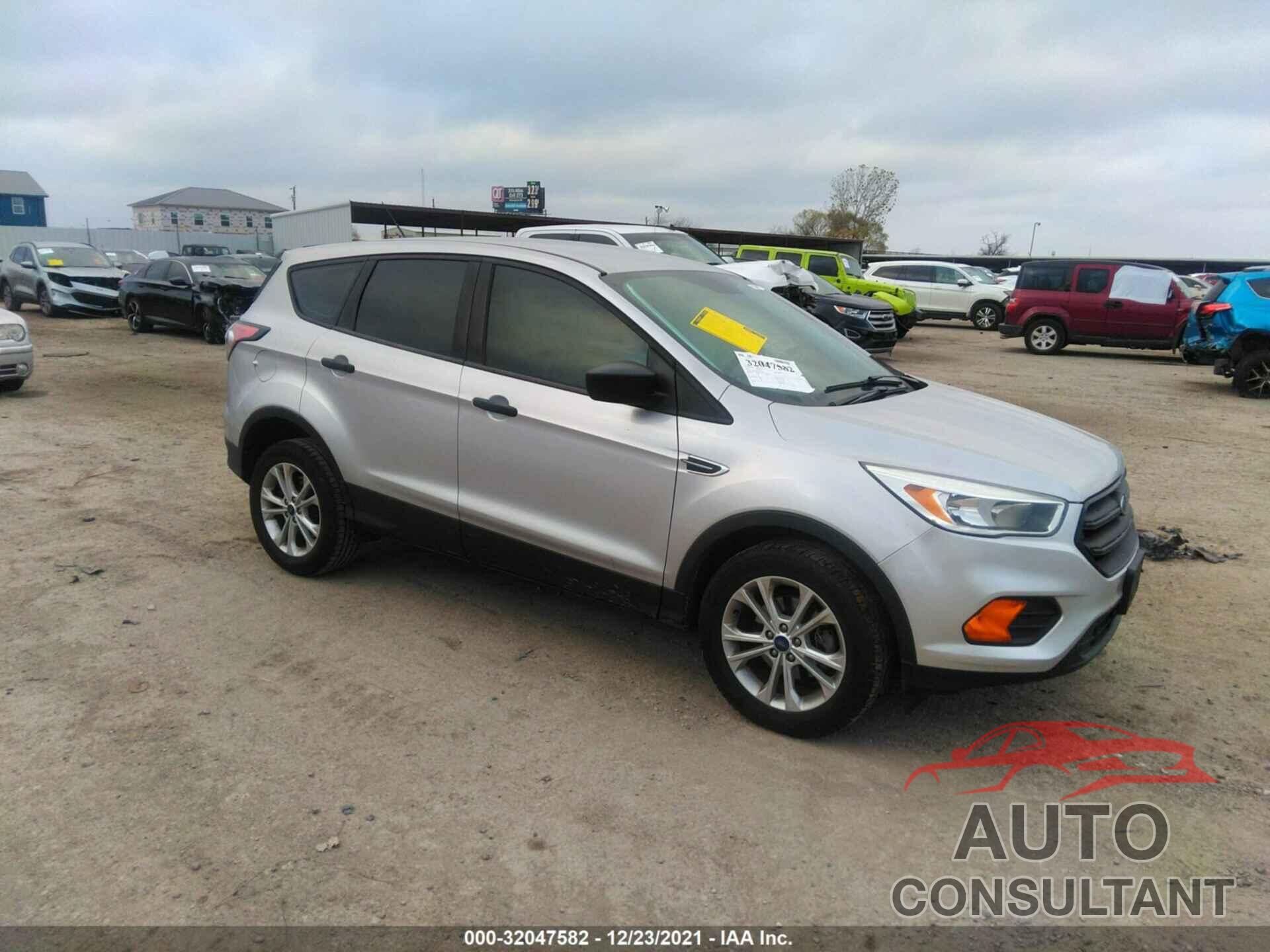 FORD ESCAPE 2017 - 1FMCU0F78HUA89676