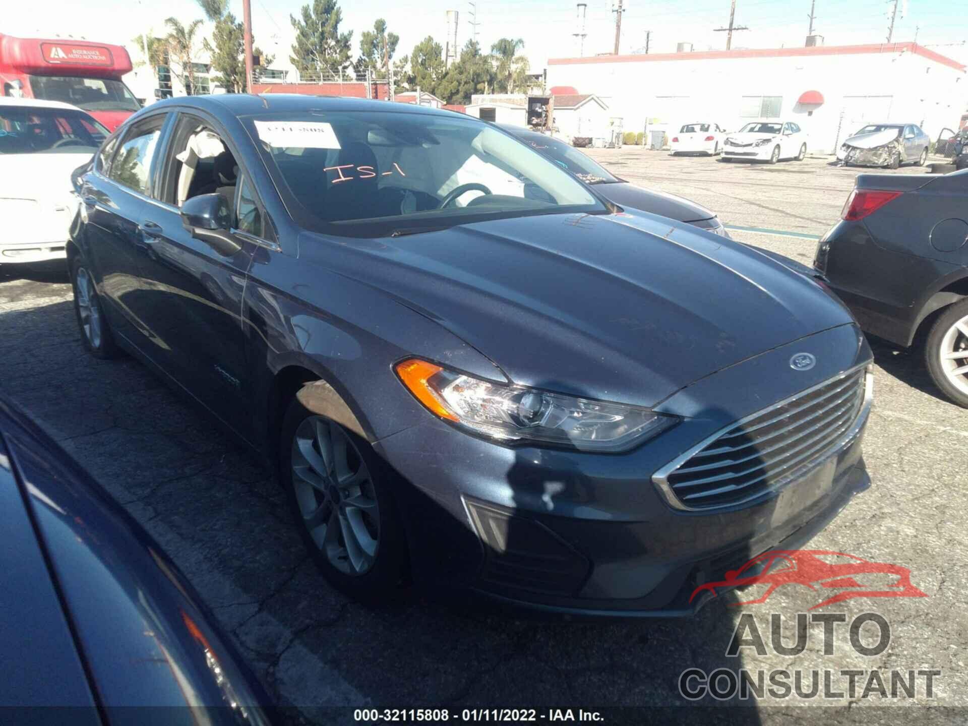 FORD FUSION HYBRID 2019 - 3FA6P0LU3KR200562