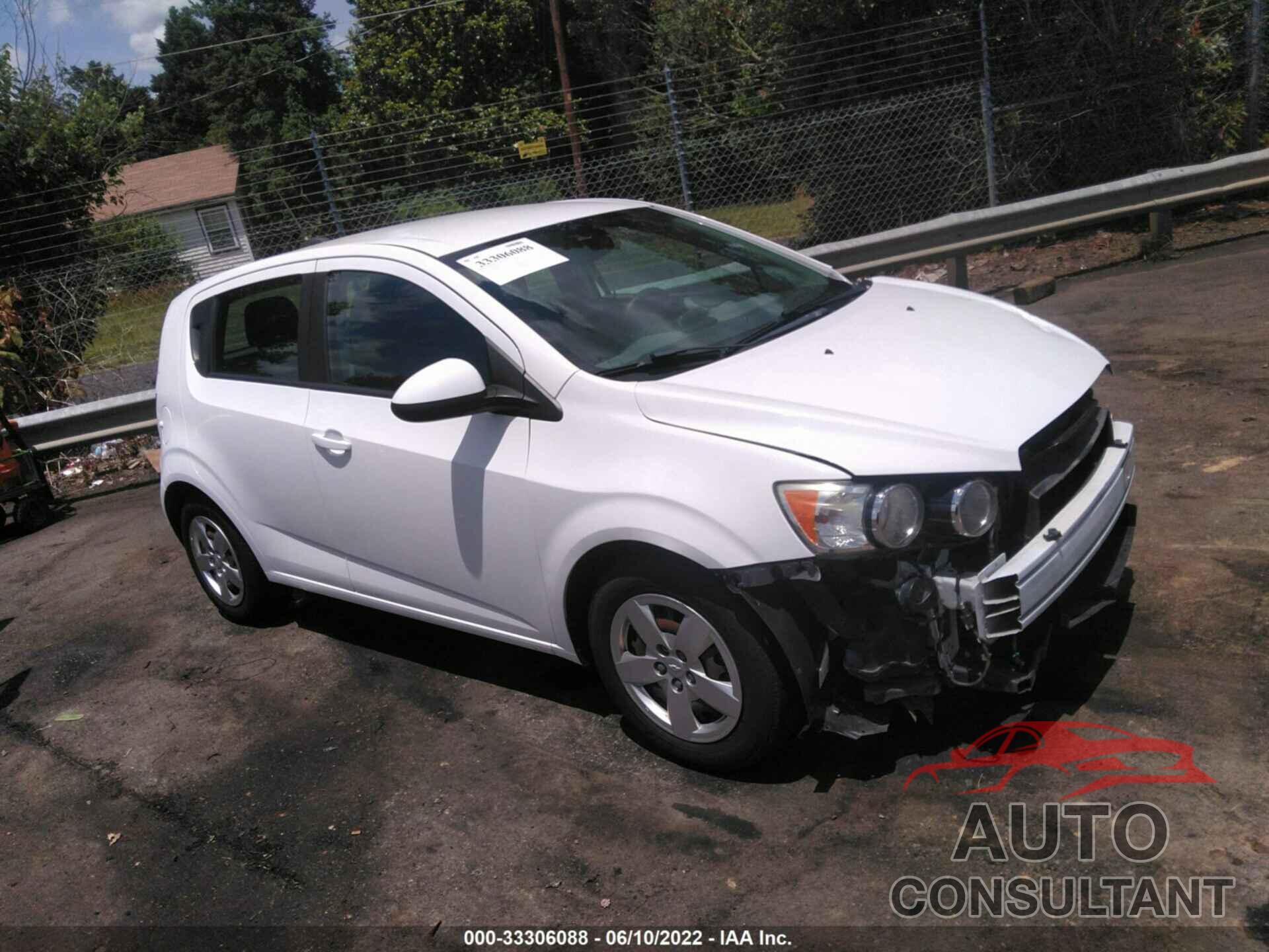 CHEVROLET SONIC 2016 - 1G1JA6SH0G4108217