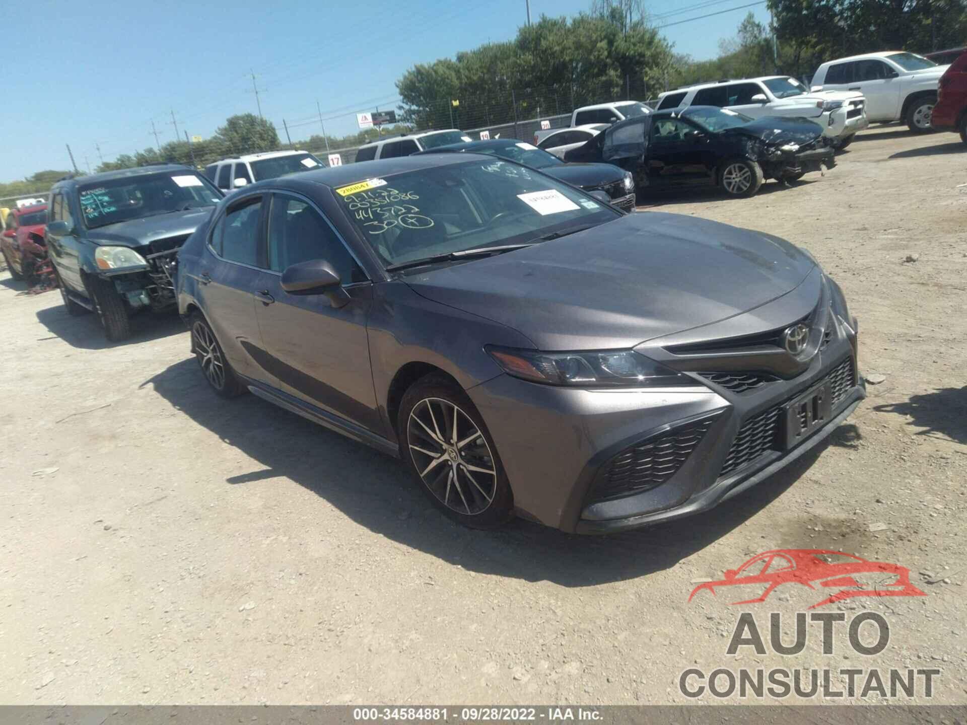 TOYOTA CAMRY 2021 - 4T1G11AKXMU443722