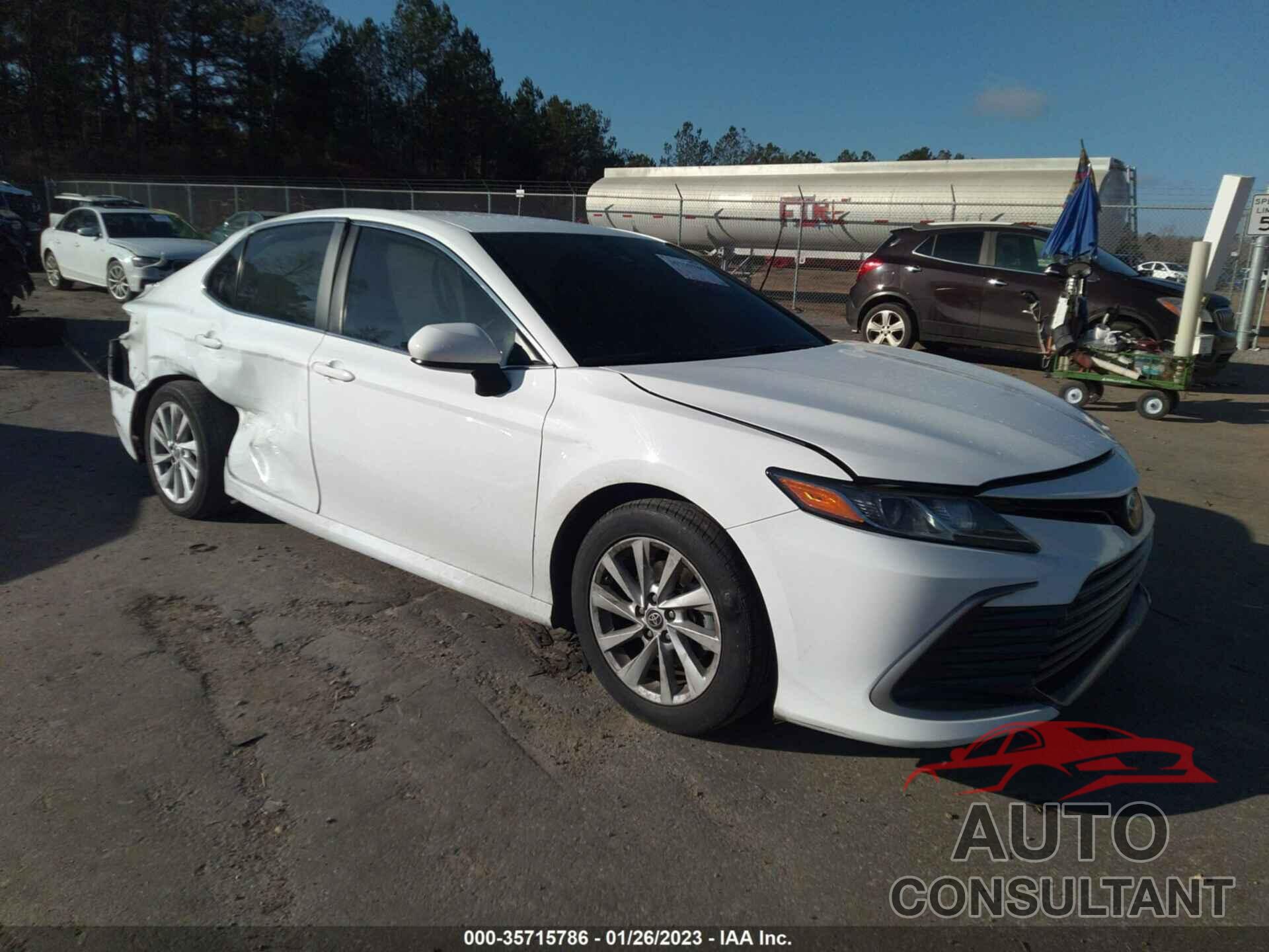 TOYOTA CAMRY 2022 - 4T1C11AK5NU689643
