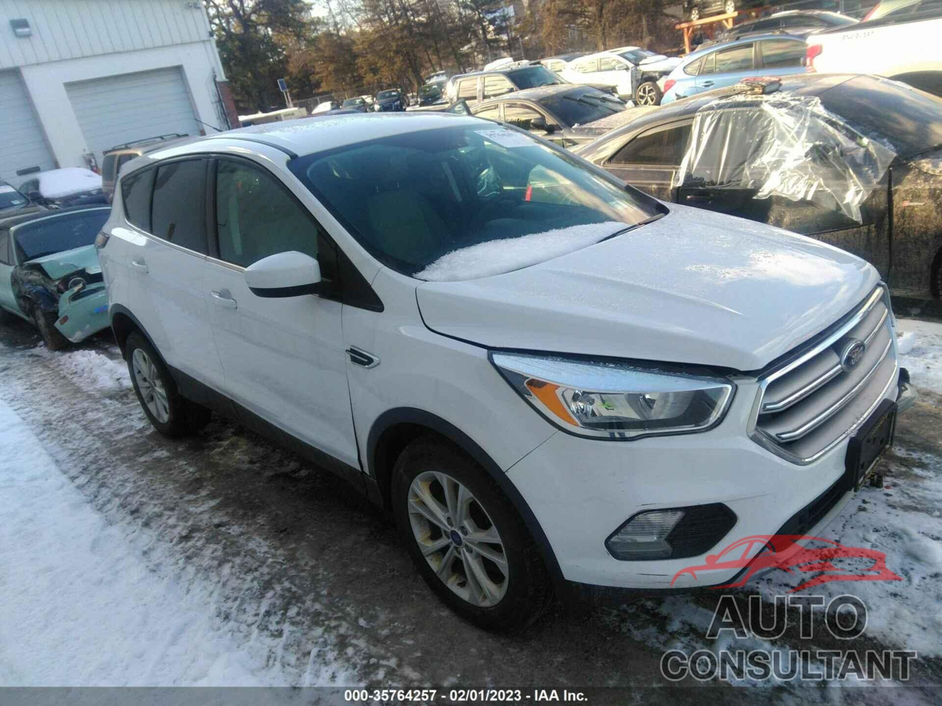 FORD ESCAPE 2017 - 1FMCU9GD8HUC58782