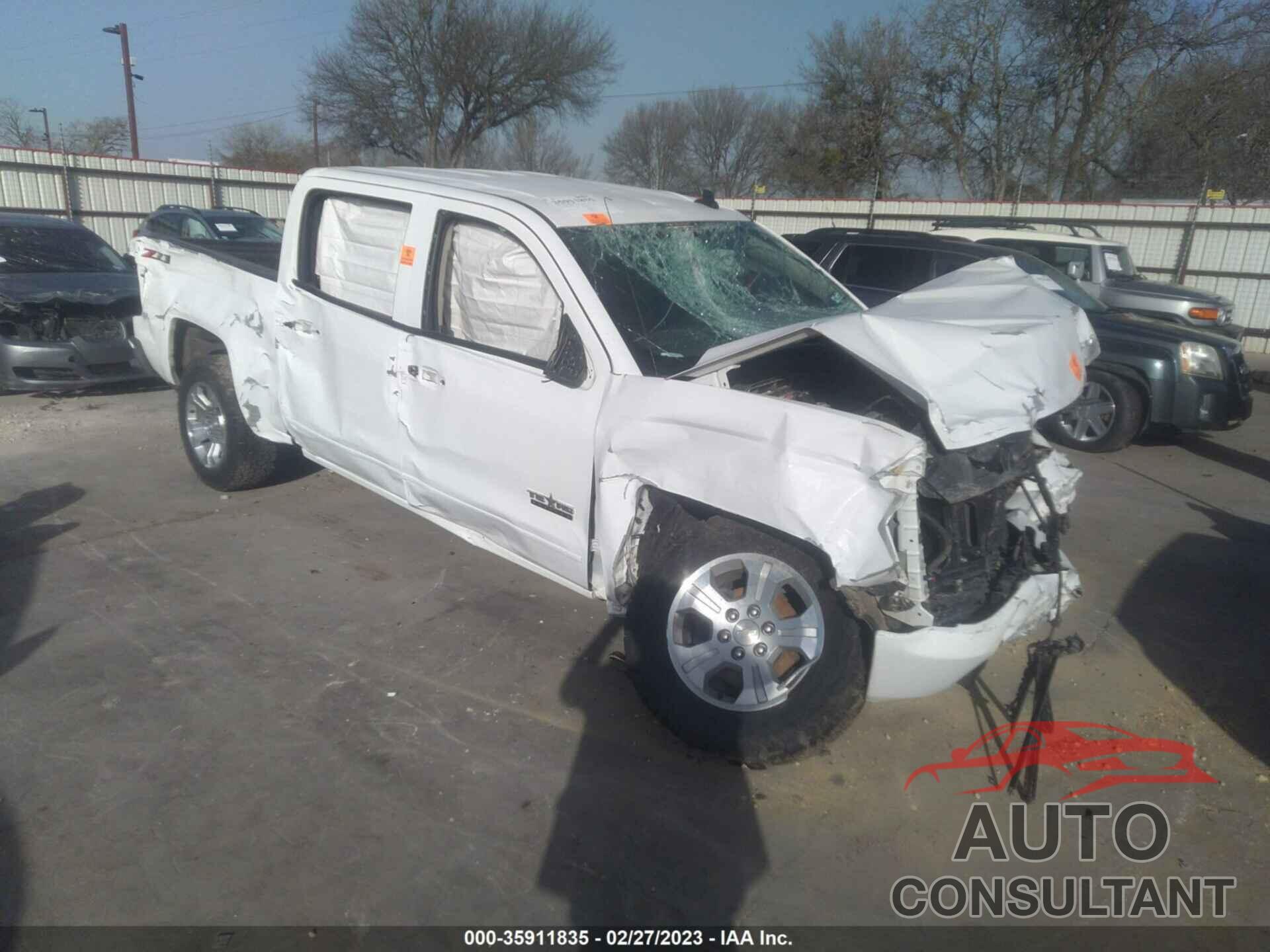 CHEVROLET SILVERADO 1500 2018 - 3GCUKREC0JG441983
