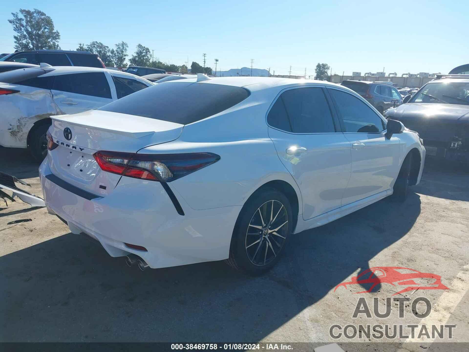 TOYOTA CAMRY 2024 - 4T1G11AK6RU844529