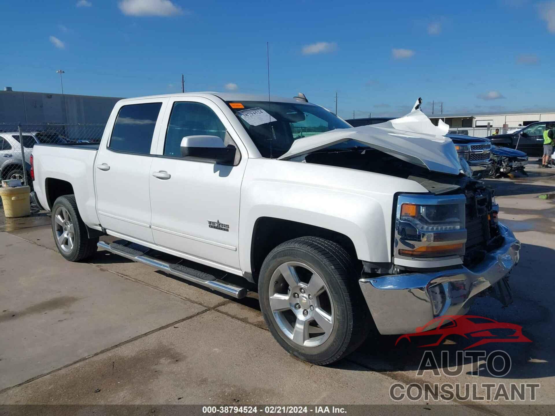 CHEVROLET SILVERADO 1500 2018 - 3GCPCREC0JG561776