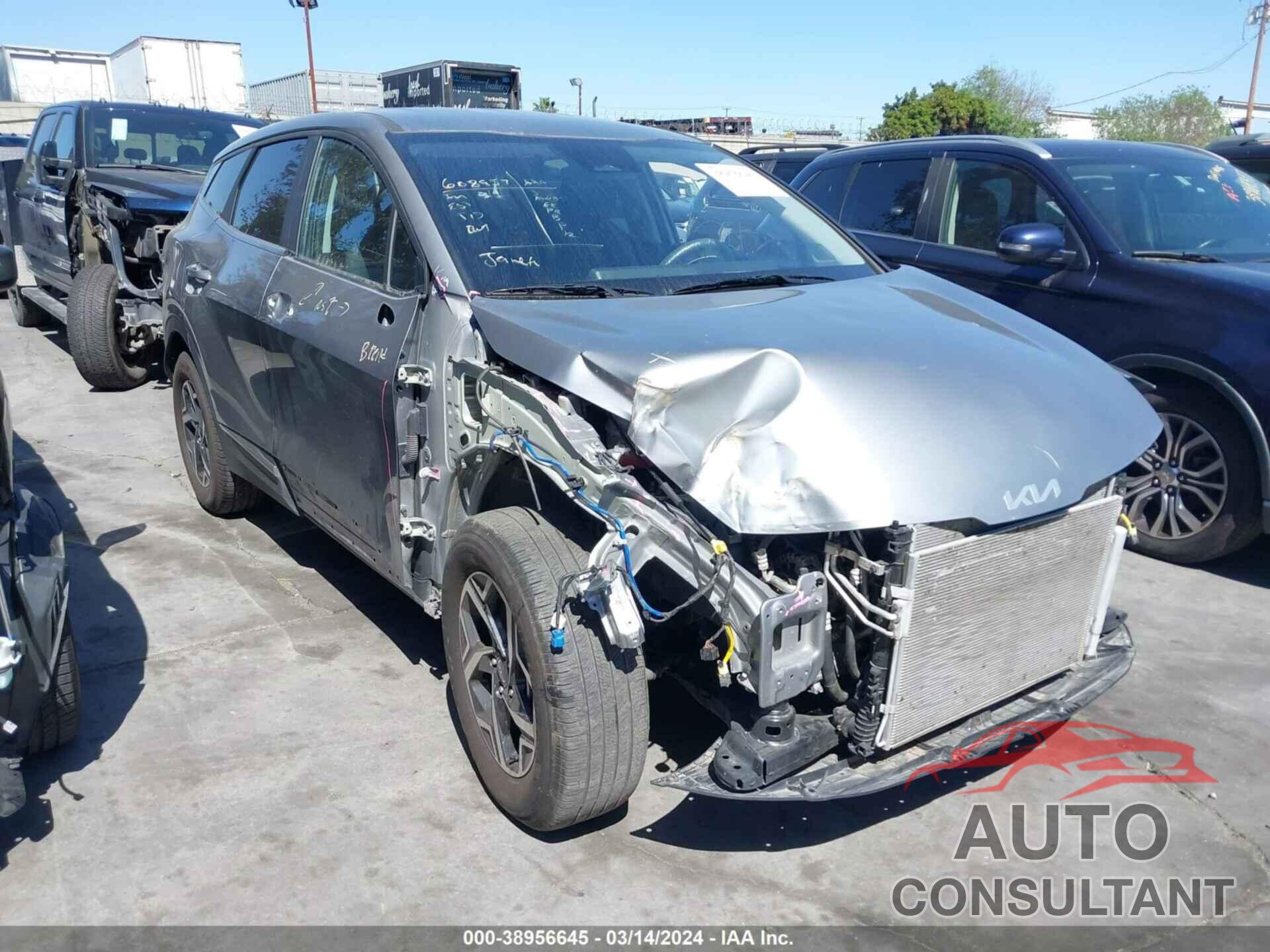KIA SPORTAGE 2023 - KNDPU3AF7P7035403