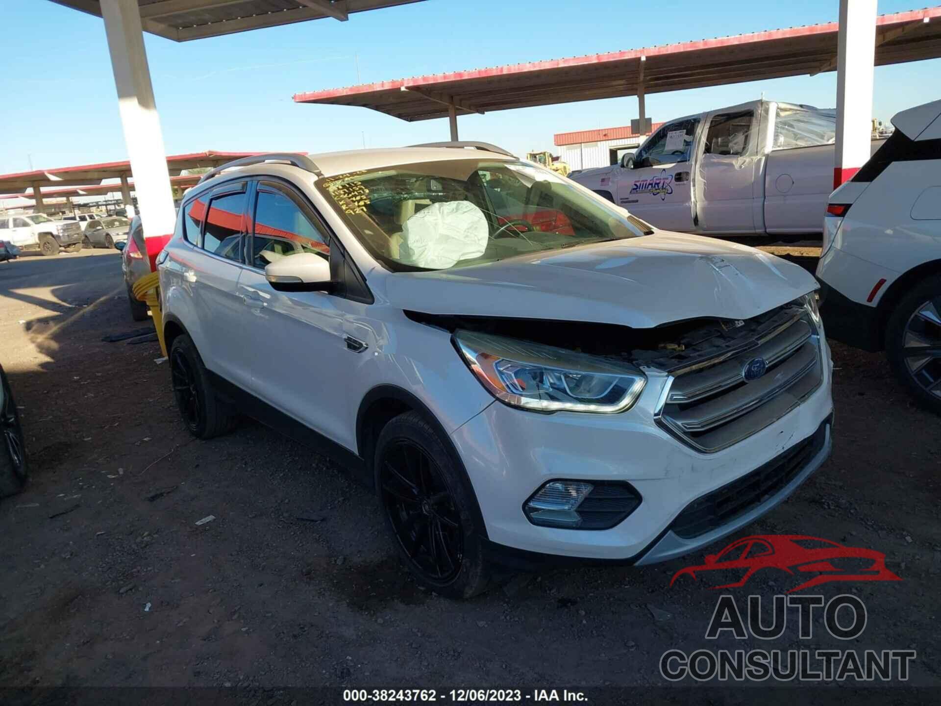 FORD ESCAPE 2017 - 1FMCU0J96HUC56478