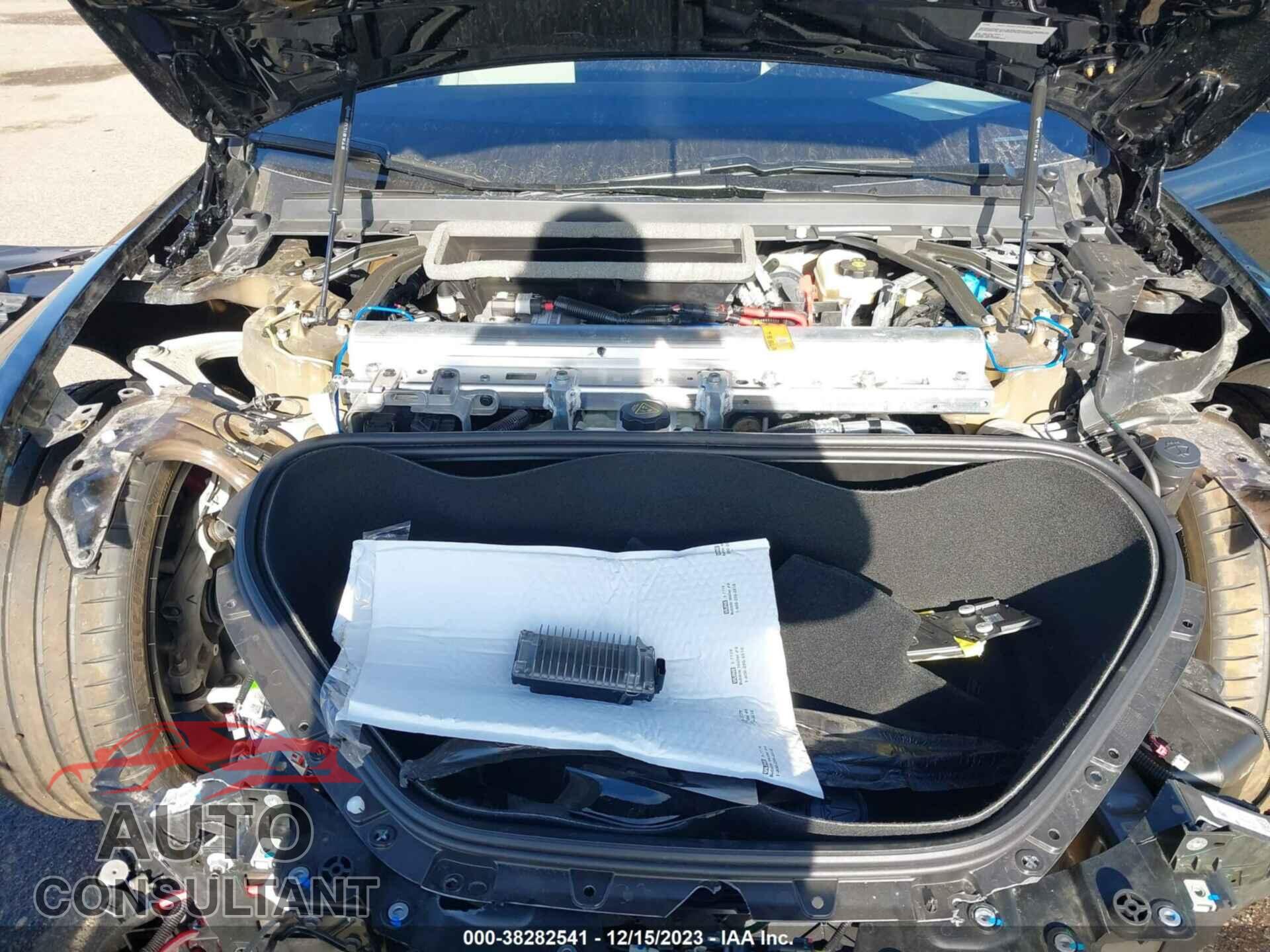 TESLA MODEL S 2023 - 5YJSA1E64PF524398