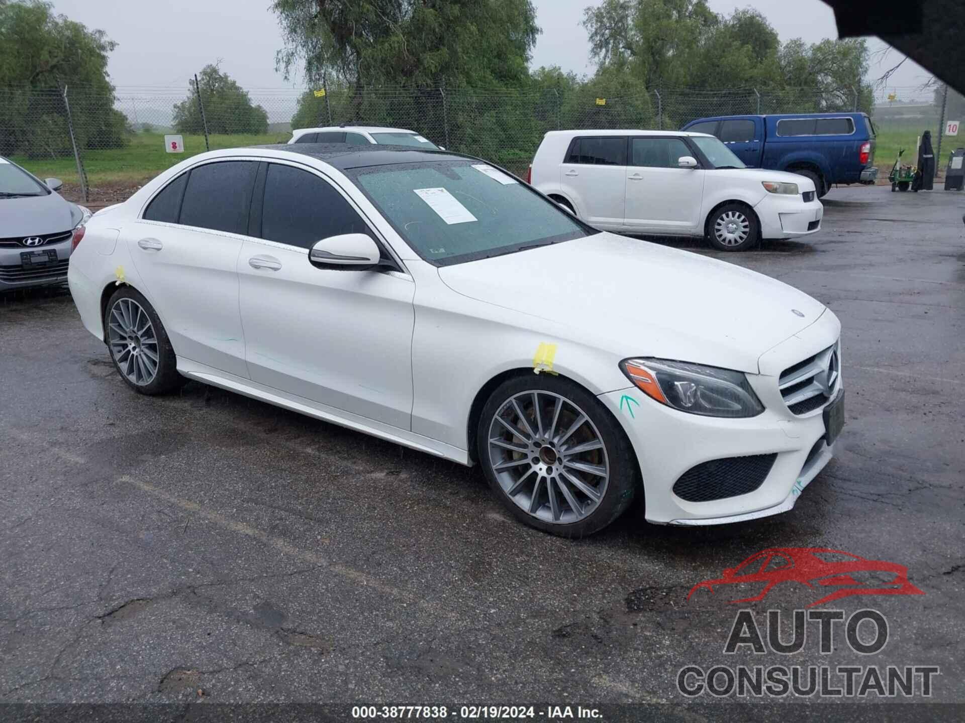 MERCEDES-BENZ C 300 2016 - 55SWF4JB4GU104873