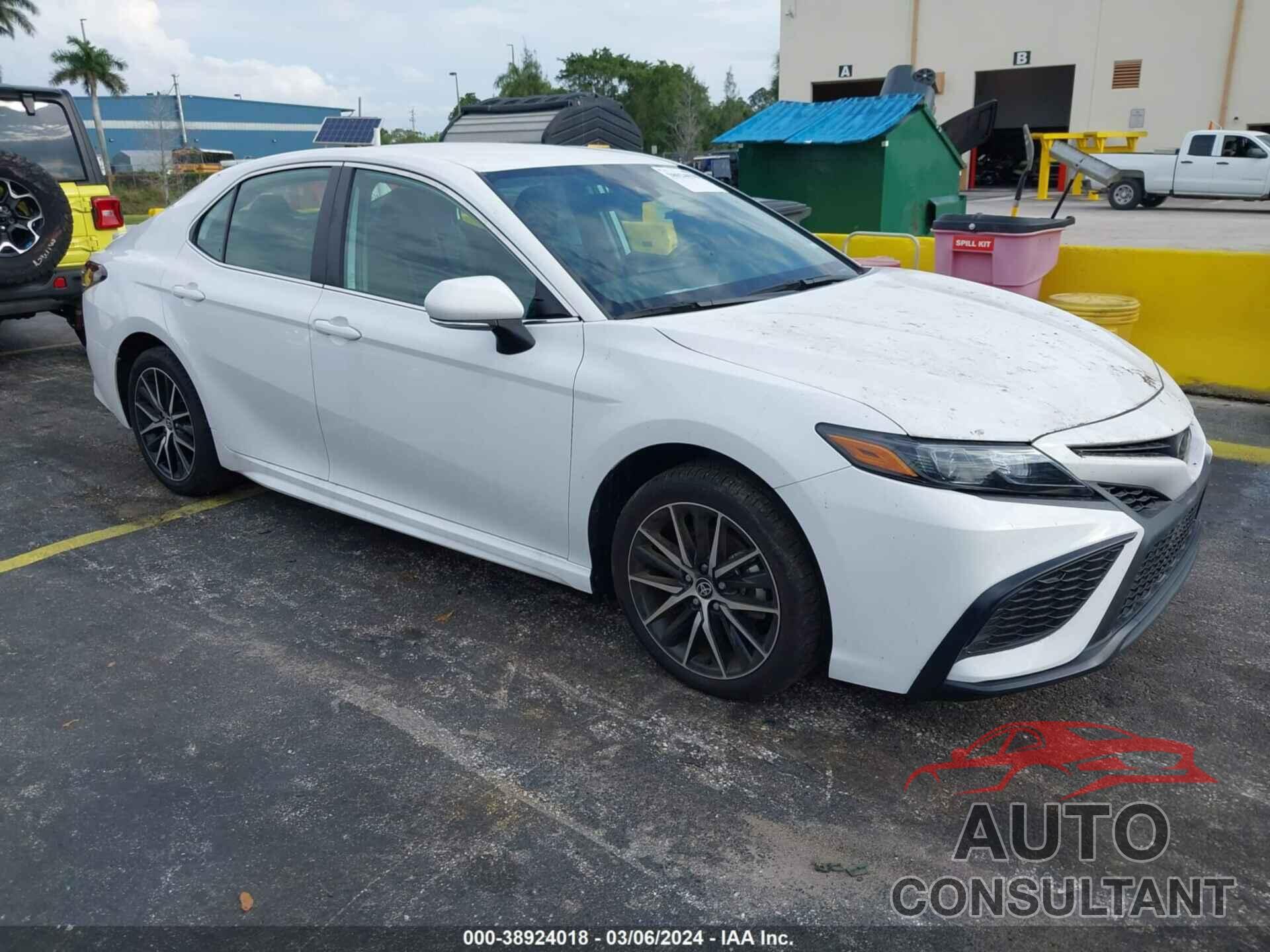 TOYOTA CAMRY 2023 - 4T1G11AK7PU749510
