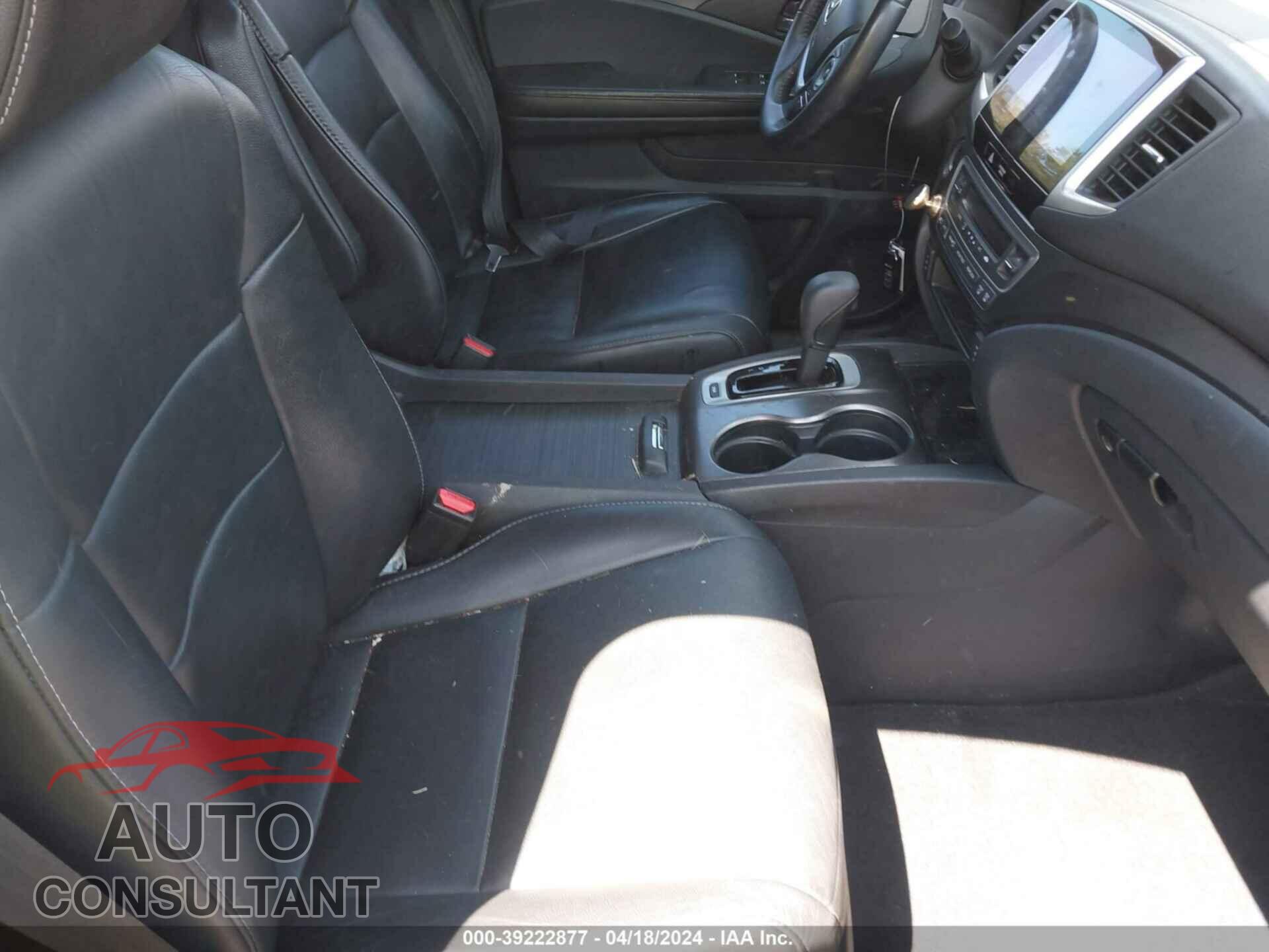HONDA PILOT 2017 - 5FNYF5H5XHB010675