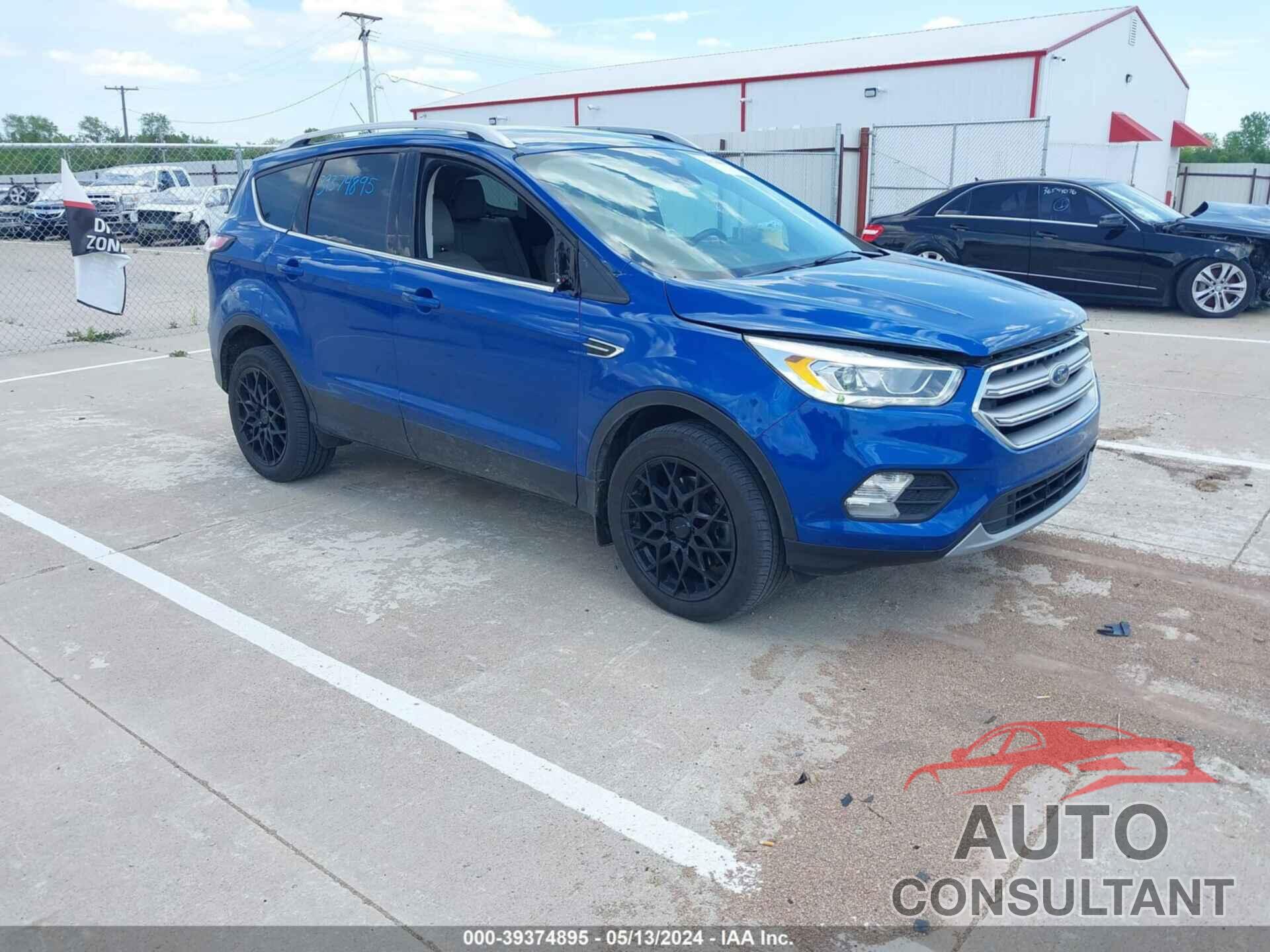 FORD ESCAPE 2017 - 1FMCU9J91HUE76759