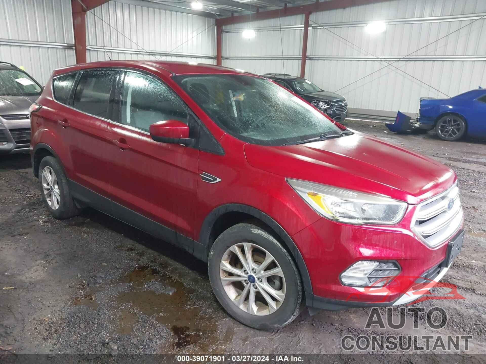 FORD ESCAPE 2017 - 1FMCU0GD4HUB77886