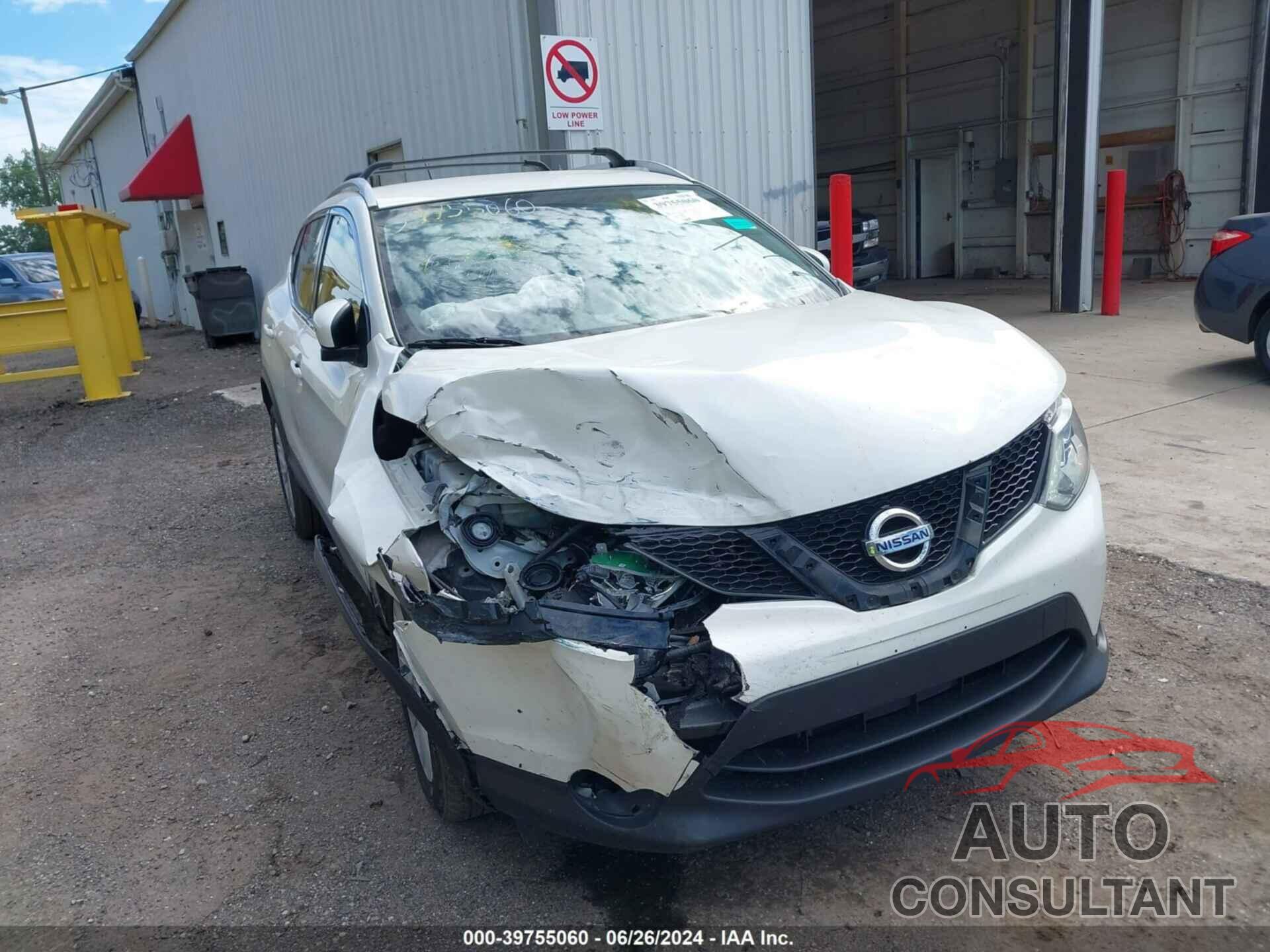 NISSAN ROGUE SPORT 2018 - JN1BJ1CR8JW207274