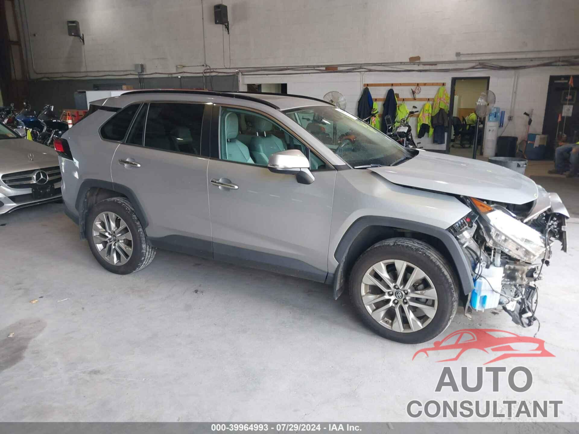 TOYOTA RAV4 2019 - 2T3N1RFV0KW011623