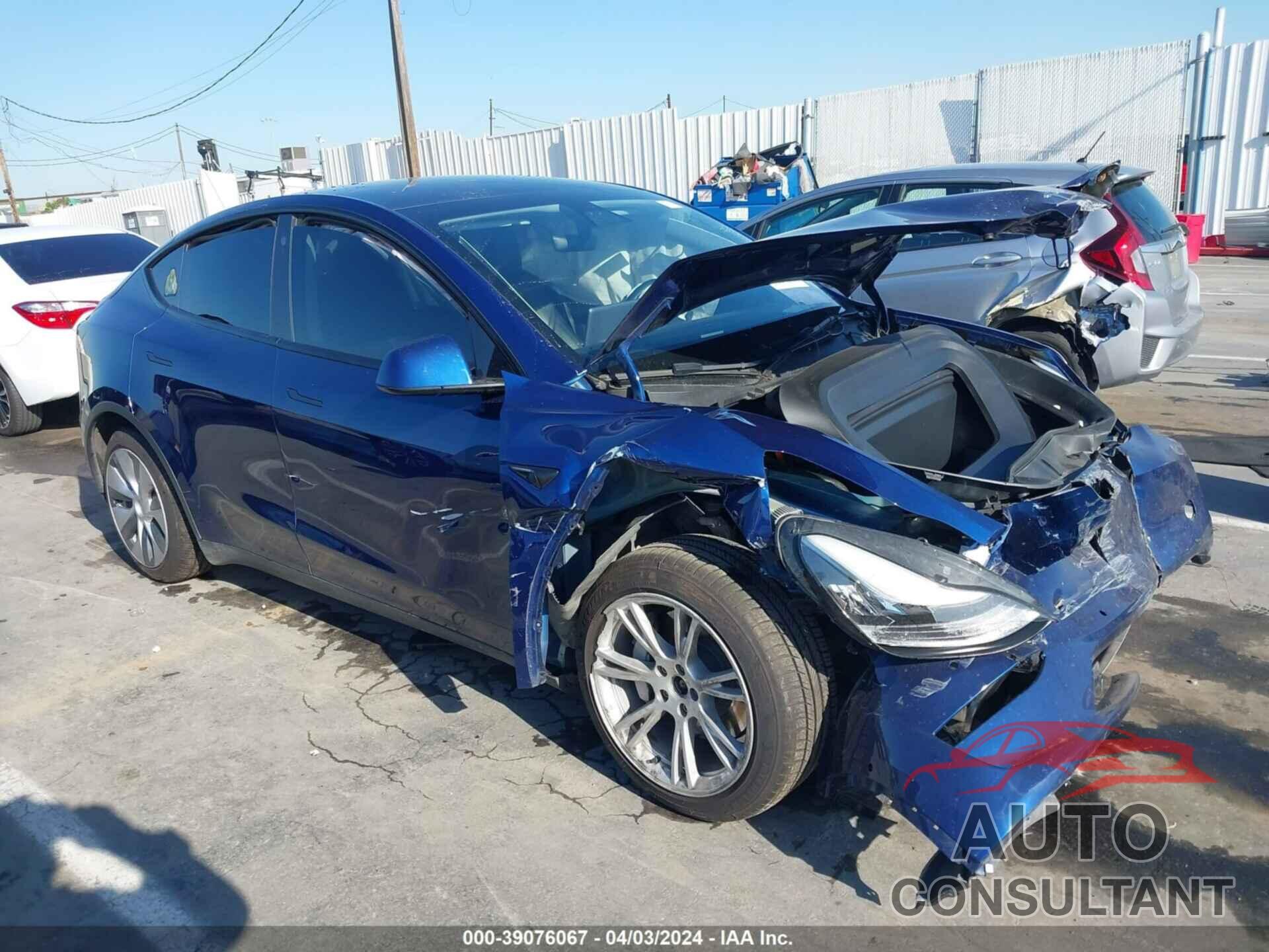 TESLA MODEL Y 2021 - 5YJYGDEE4MF096197