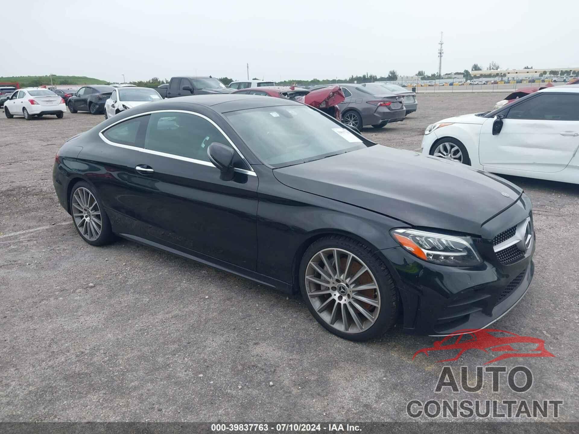 MERCEDES-BENZ C 300 2019 - WDDWJ8DB7KF782434