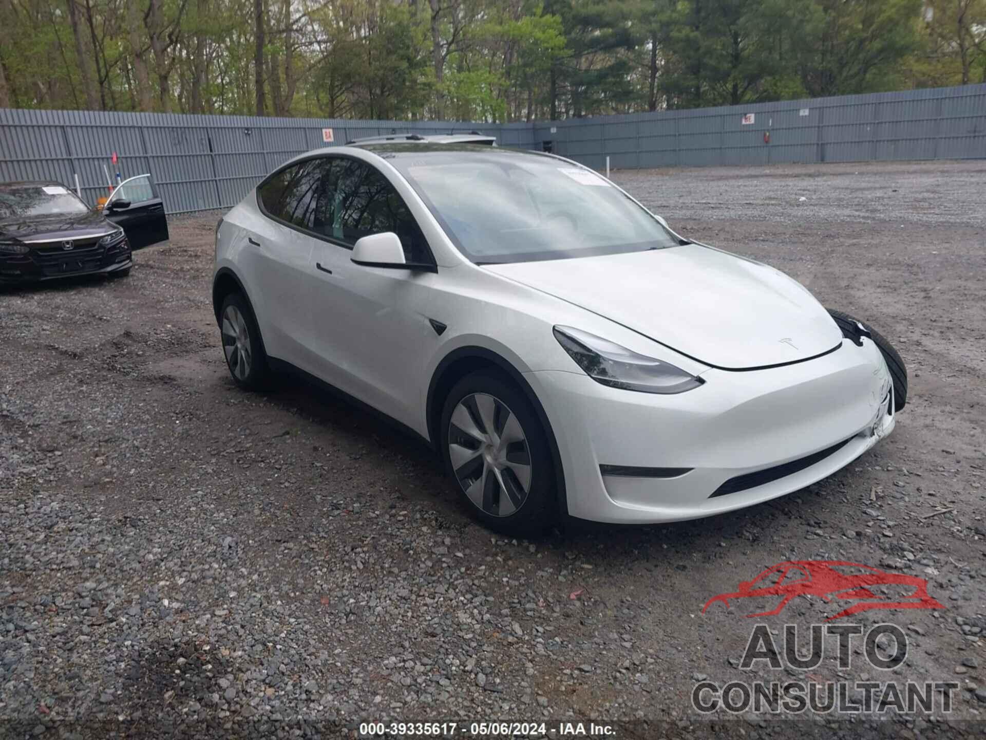 TESLA MODEL Y 2024 - 7SAYGDEE0RA229822