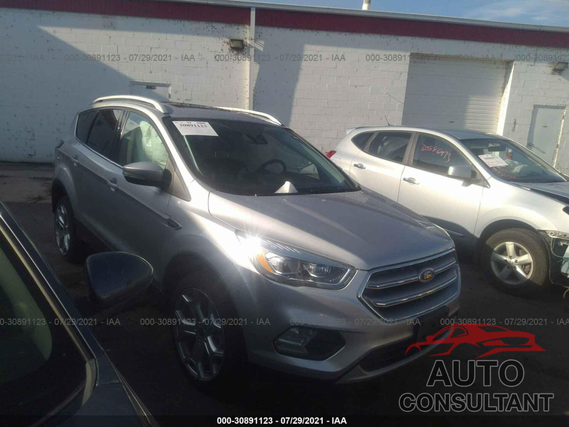 FORD ESCAPE 2017 - 1FMCU9J91HUB15970