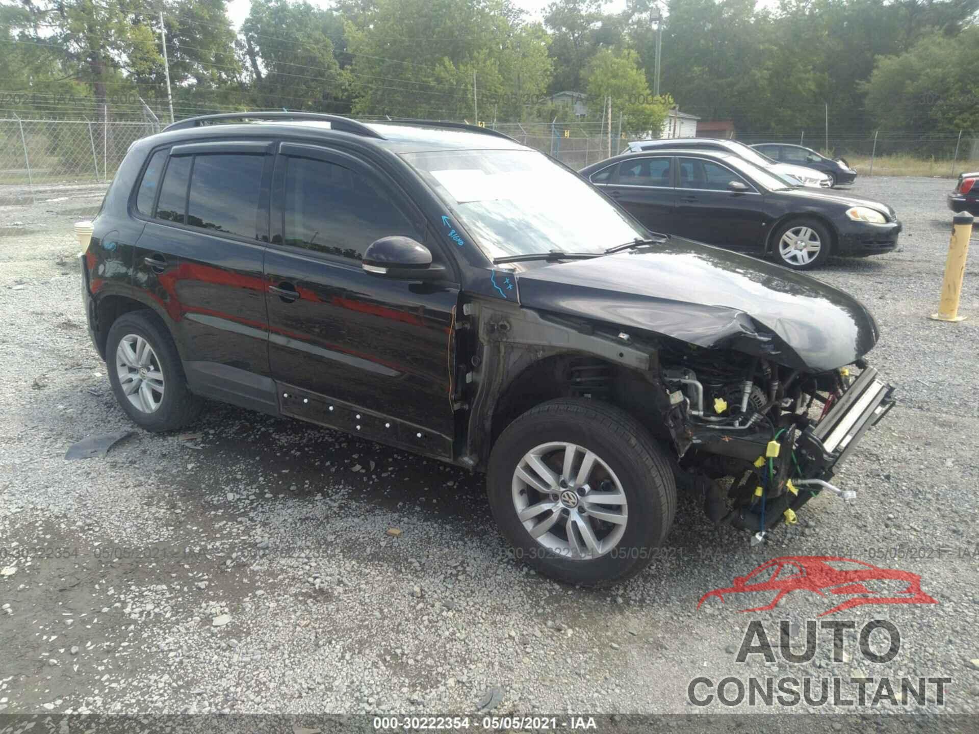 VOLKSWAGEN TIGUAN 2016 - WVGAV7AXXGW517836