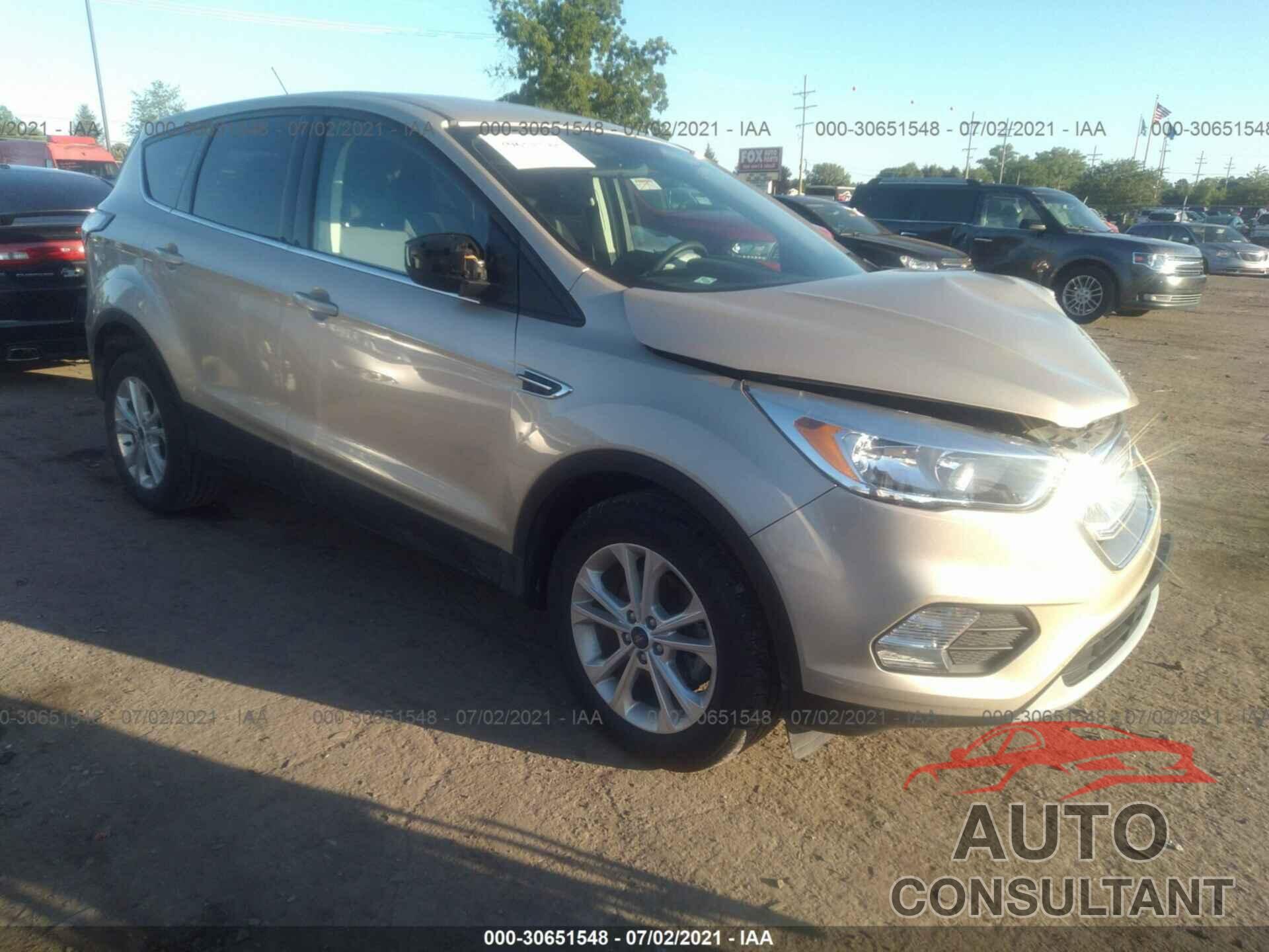 FORD ESCAPE 2017 - 1FMCU0GD1HUE14608