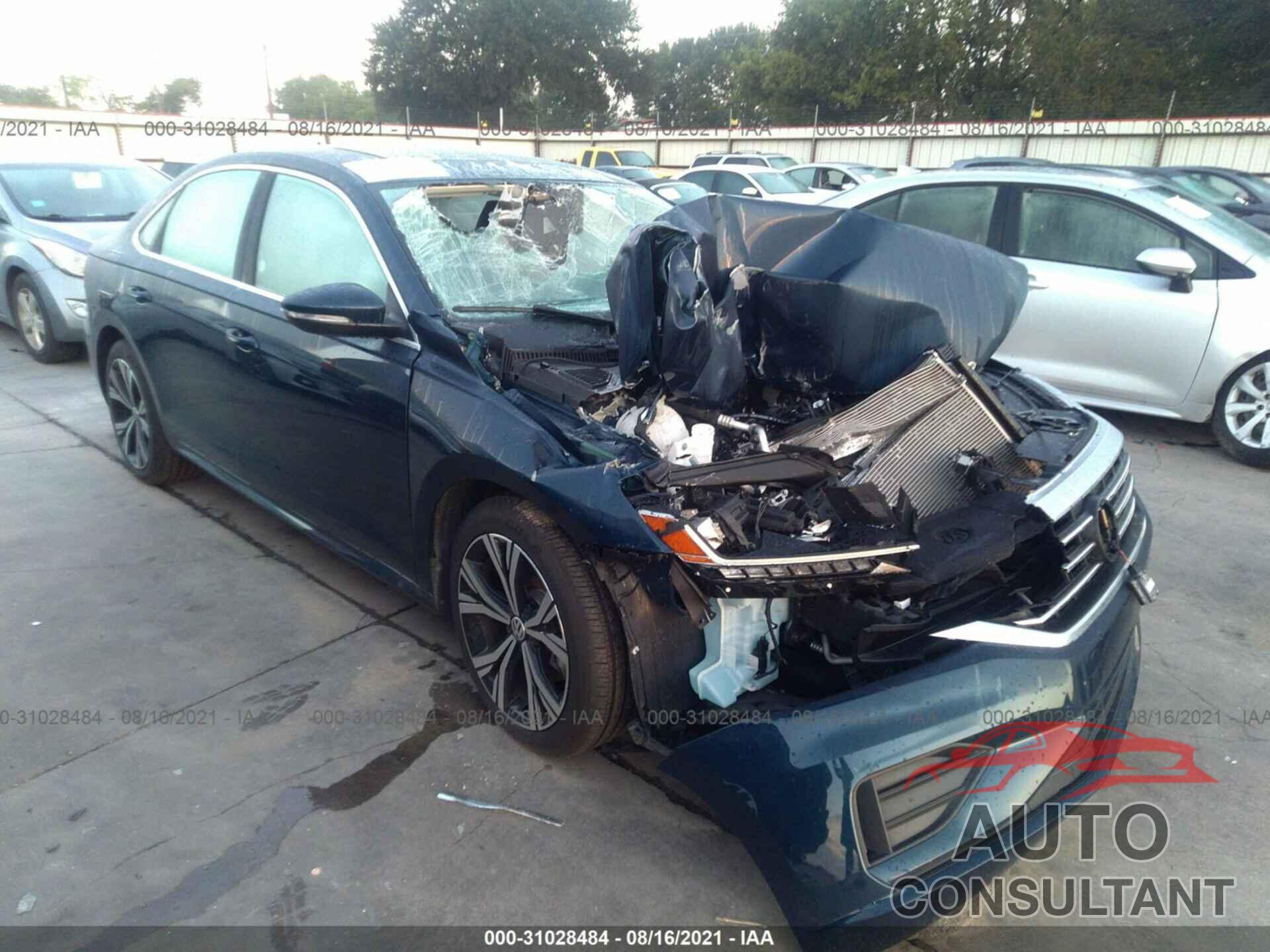 VOLKSWAGEN PASSAT 2021 - 1VWSA7A33MC002642