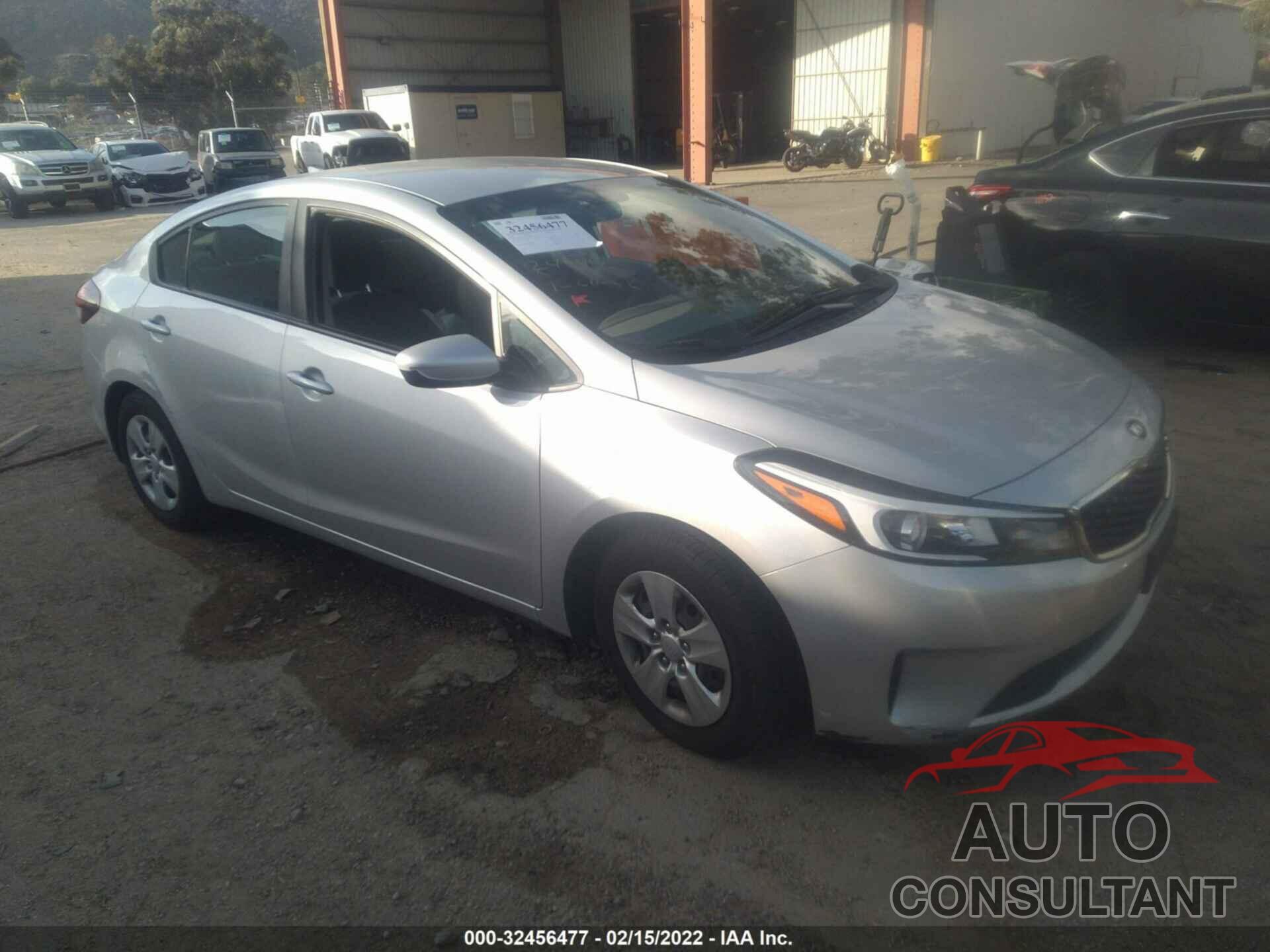 KIA FORTE 2018 - 3KPFL4A75JE166060