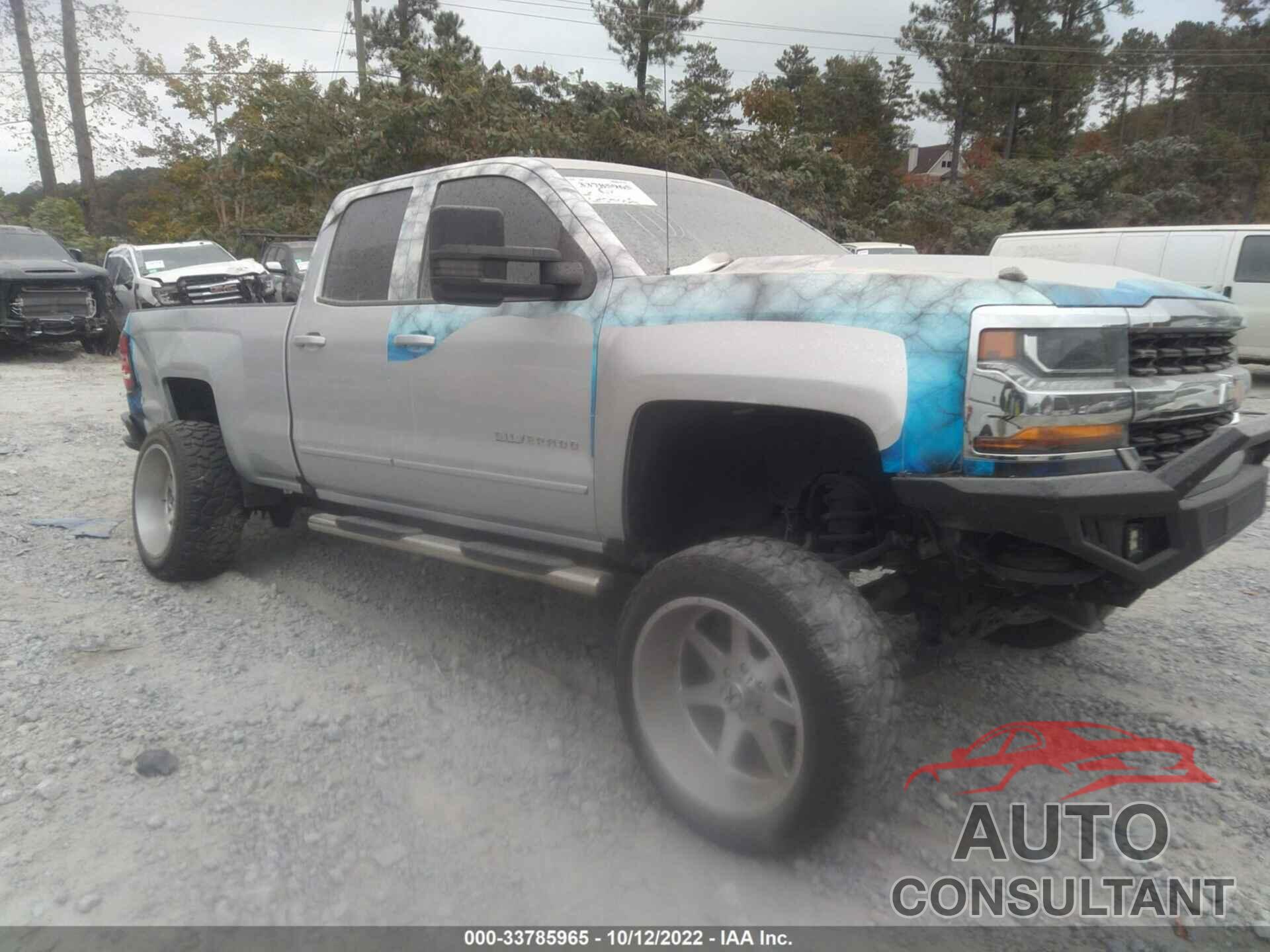 CHEVROLET SILVERADO 1500 2018 - 1GCRCREC2JZ188572