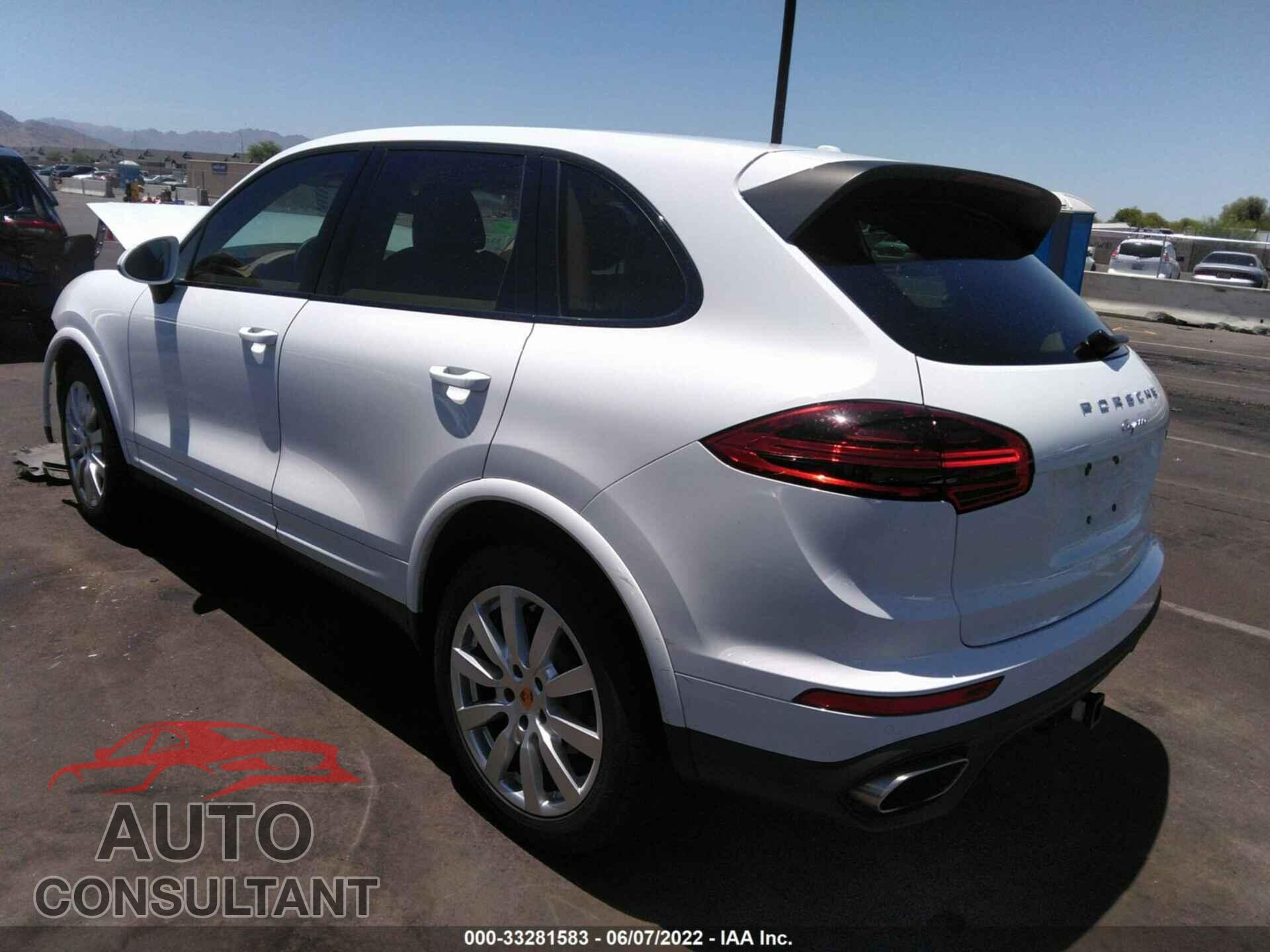 PORSCHE CAYENNE 2017 - WP1AA2A29HKA81155