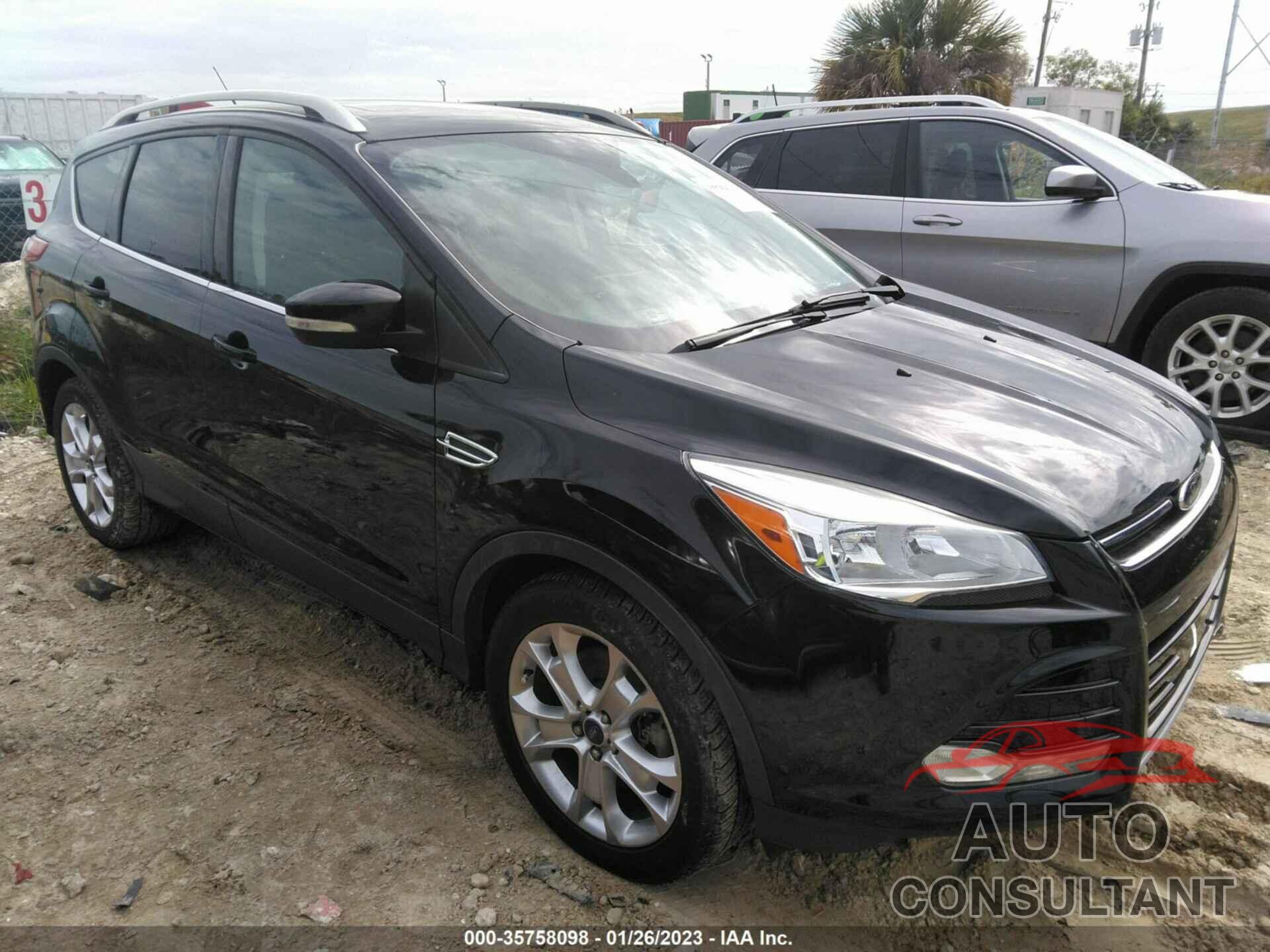 FORD ESCAPE 2016 - 1FMCU0J92GUB01246