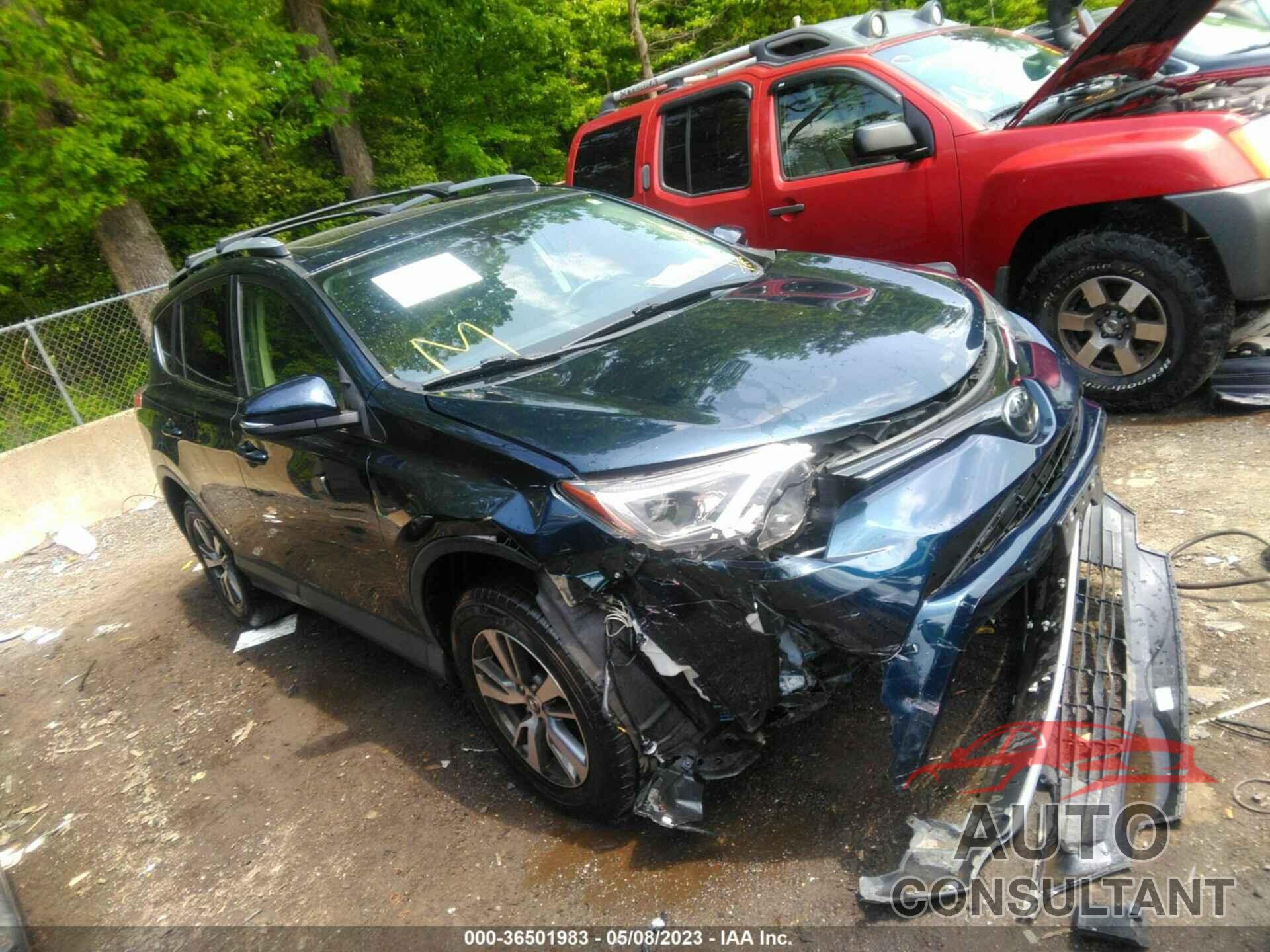 TOYOTA RAV4 2018 - JTMRFREV5JJ192915