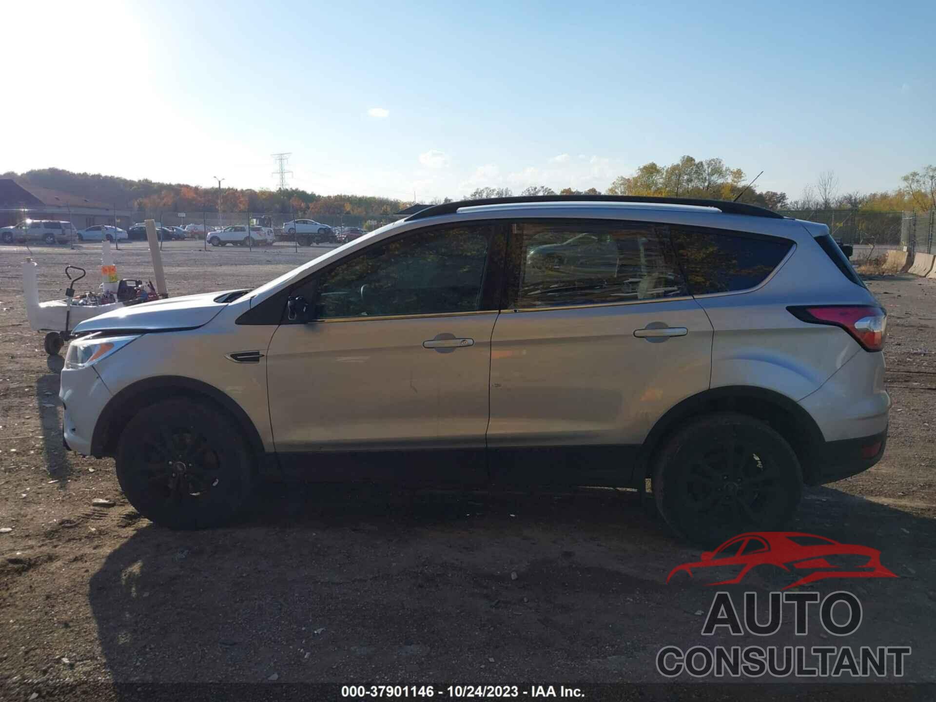 FORD ESCAPE 2018 - 1FMCU9GD8JUD41831