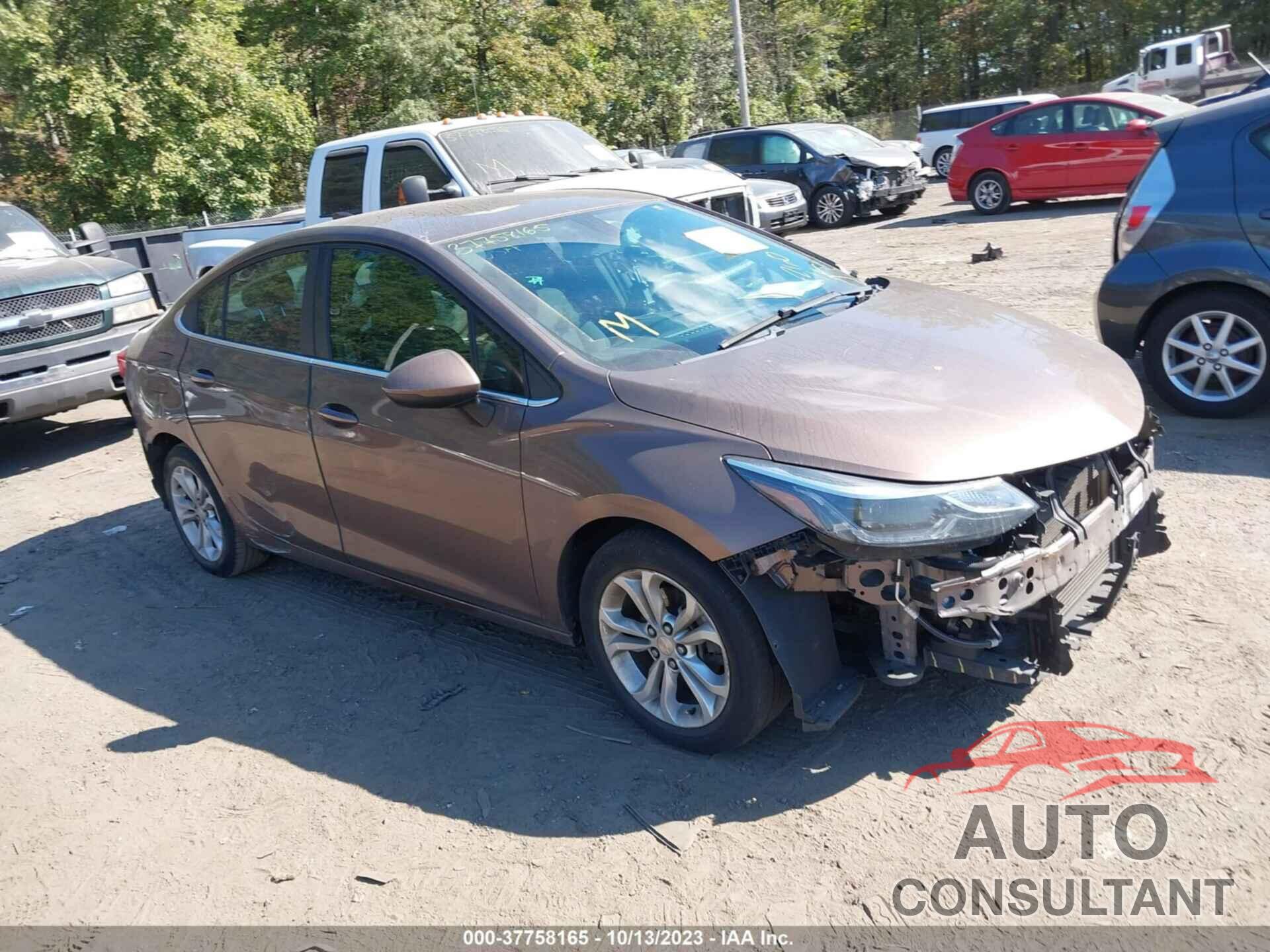 CHEVROLET CRUZE 2019 - 1G1BE5SM7K7131873