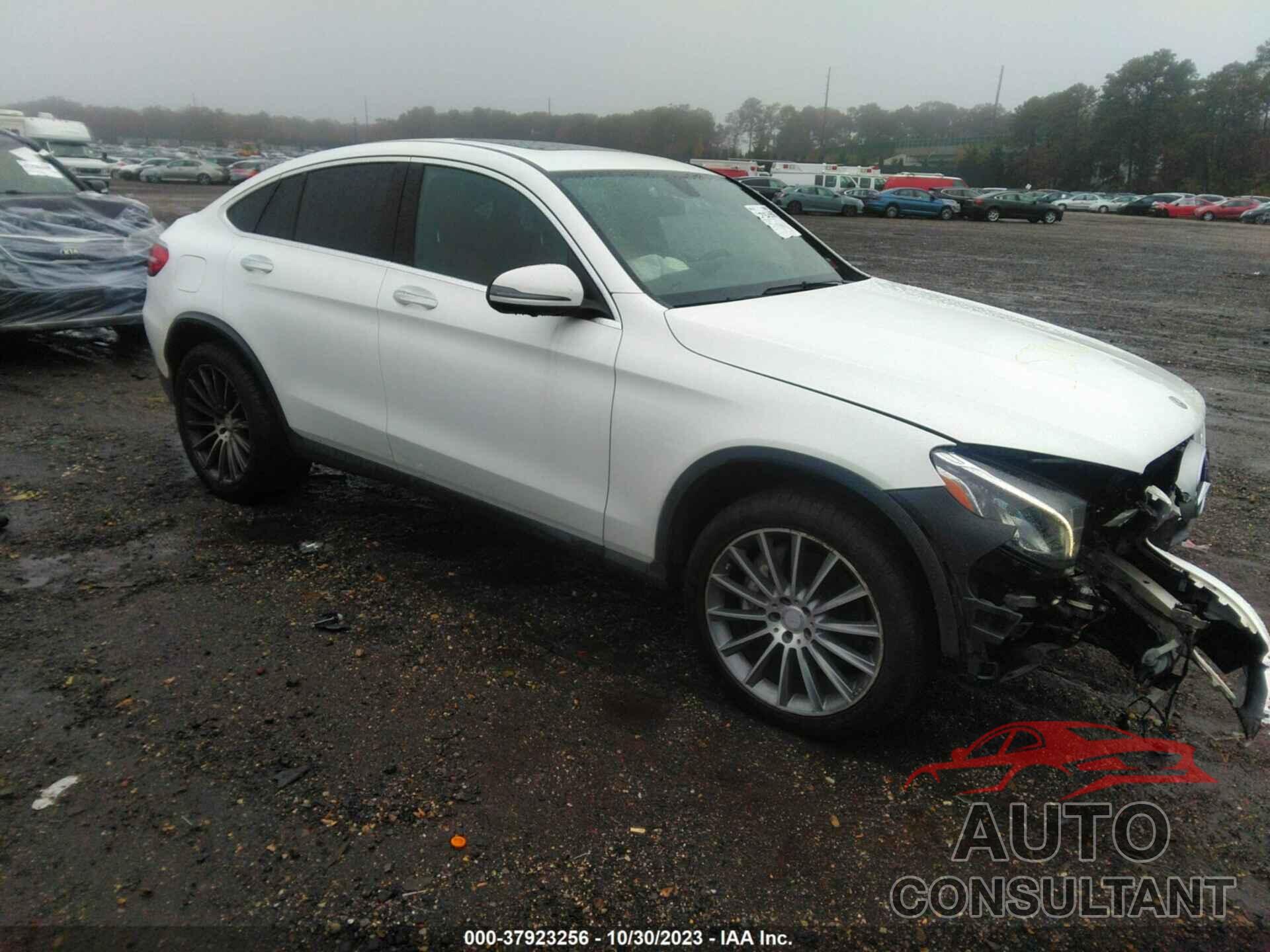 MERCEDES-BENZ GLC COUPE 2018 - WDC0J4KB4JF398924
