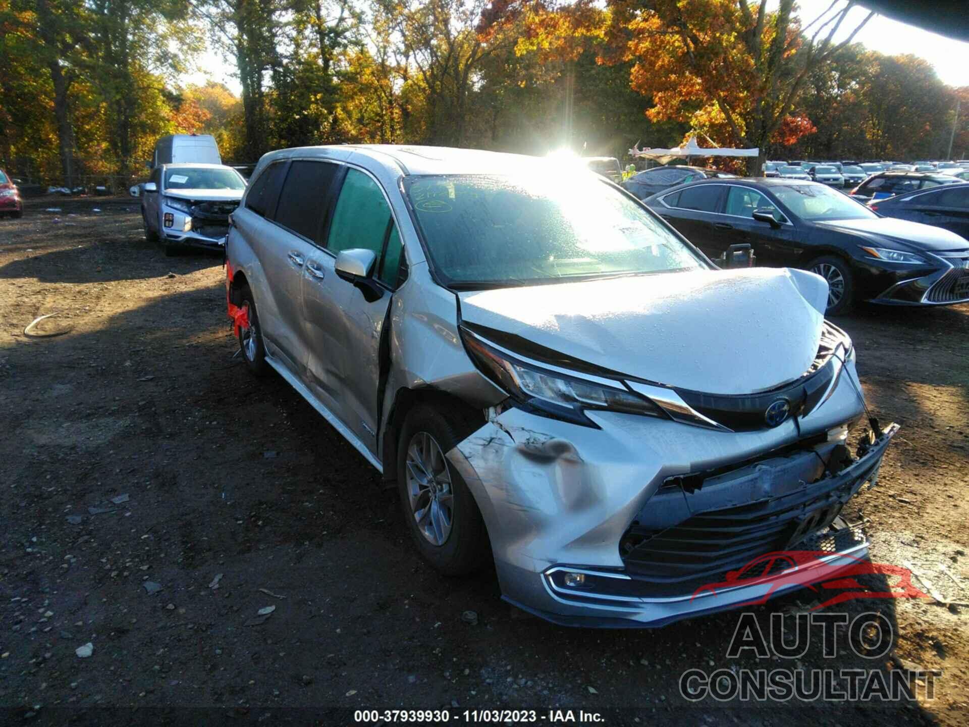 TOYOTA SIENNA 2021 - 5TDYRKEC8MS027702