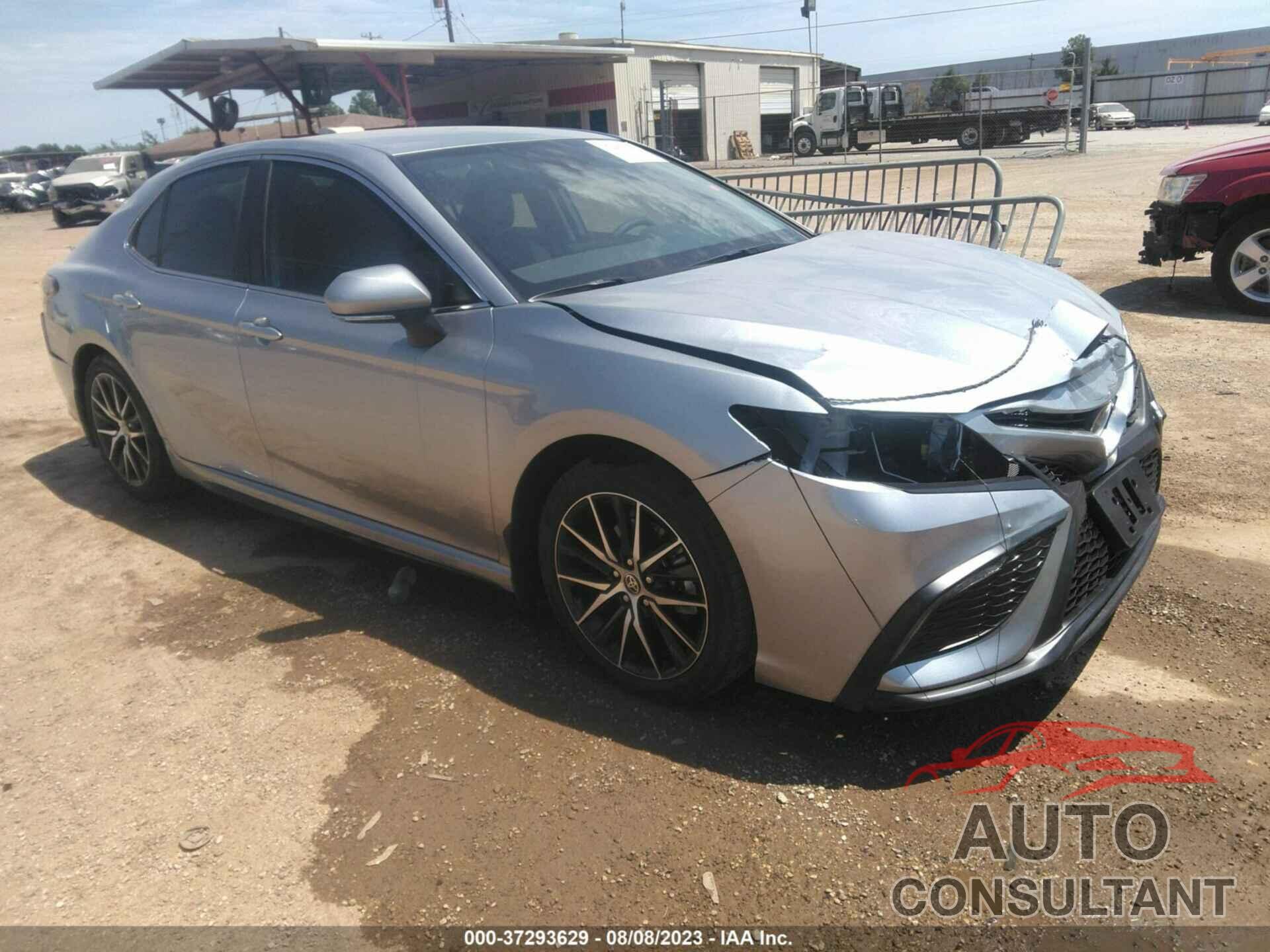 TOYOTA CAMRY 2023 - 4T1G11AK8PU828152