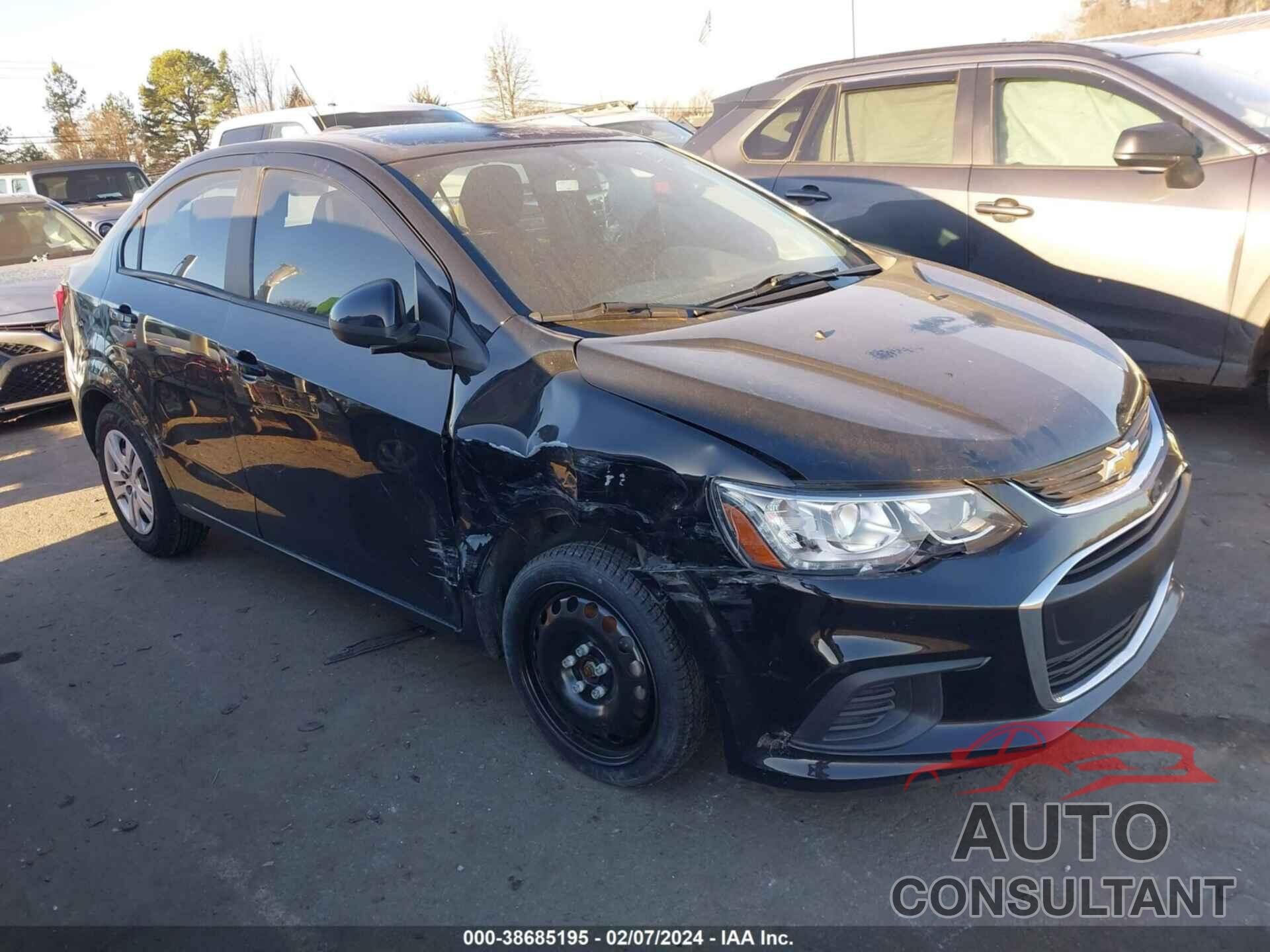 CHEVROLET SONIC 2018 - 1G1JB5SH5J4118109