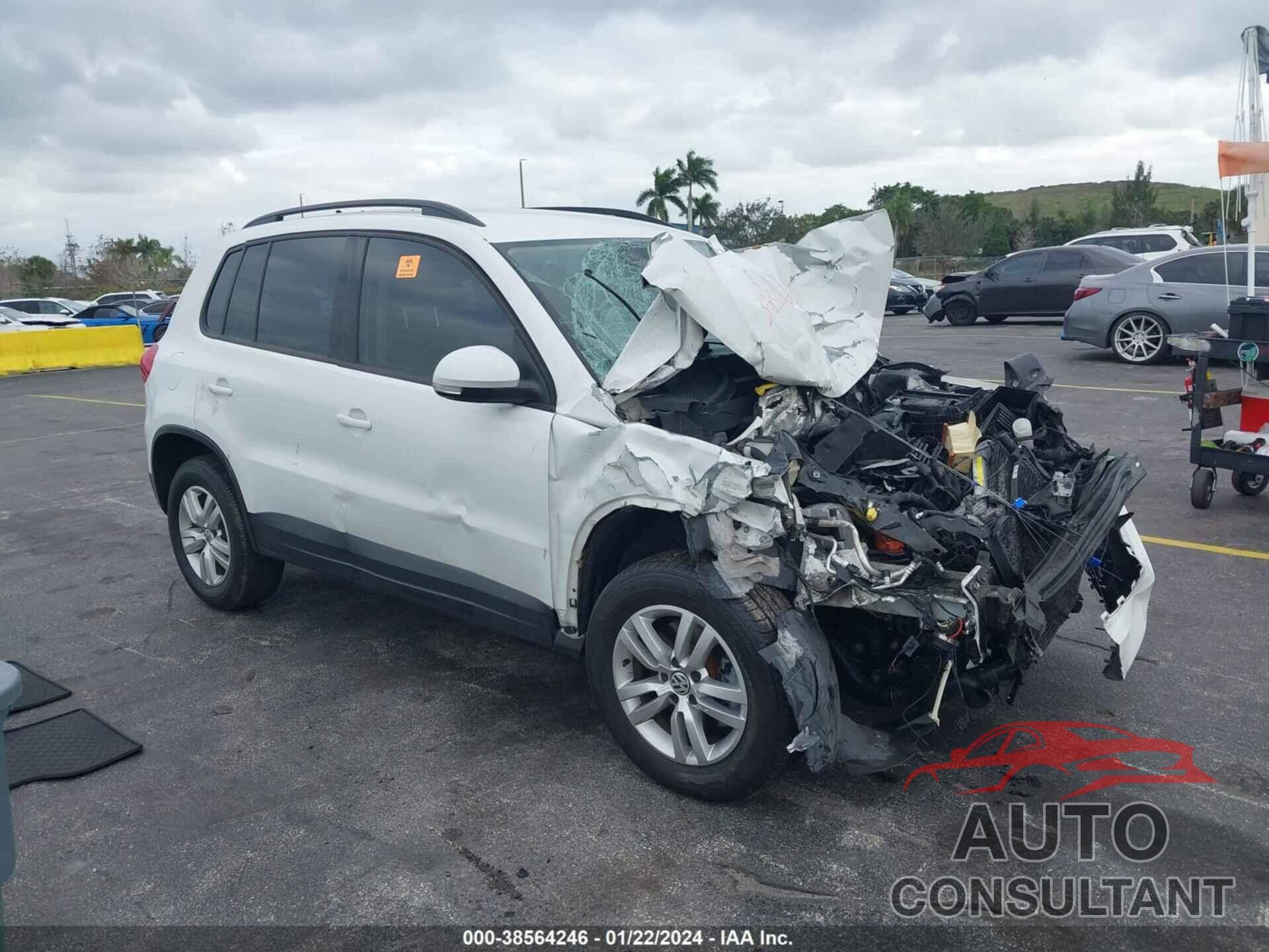 VOLKSWAGEN TIGUAN 2017 - WVGAV7AX6HK010165