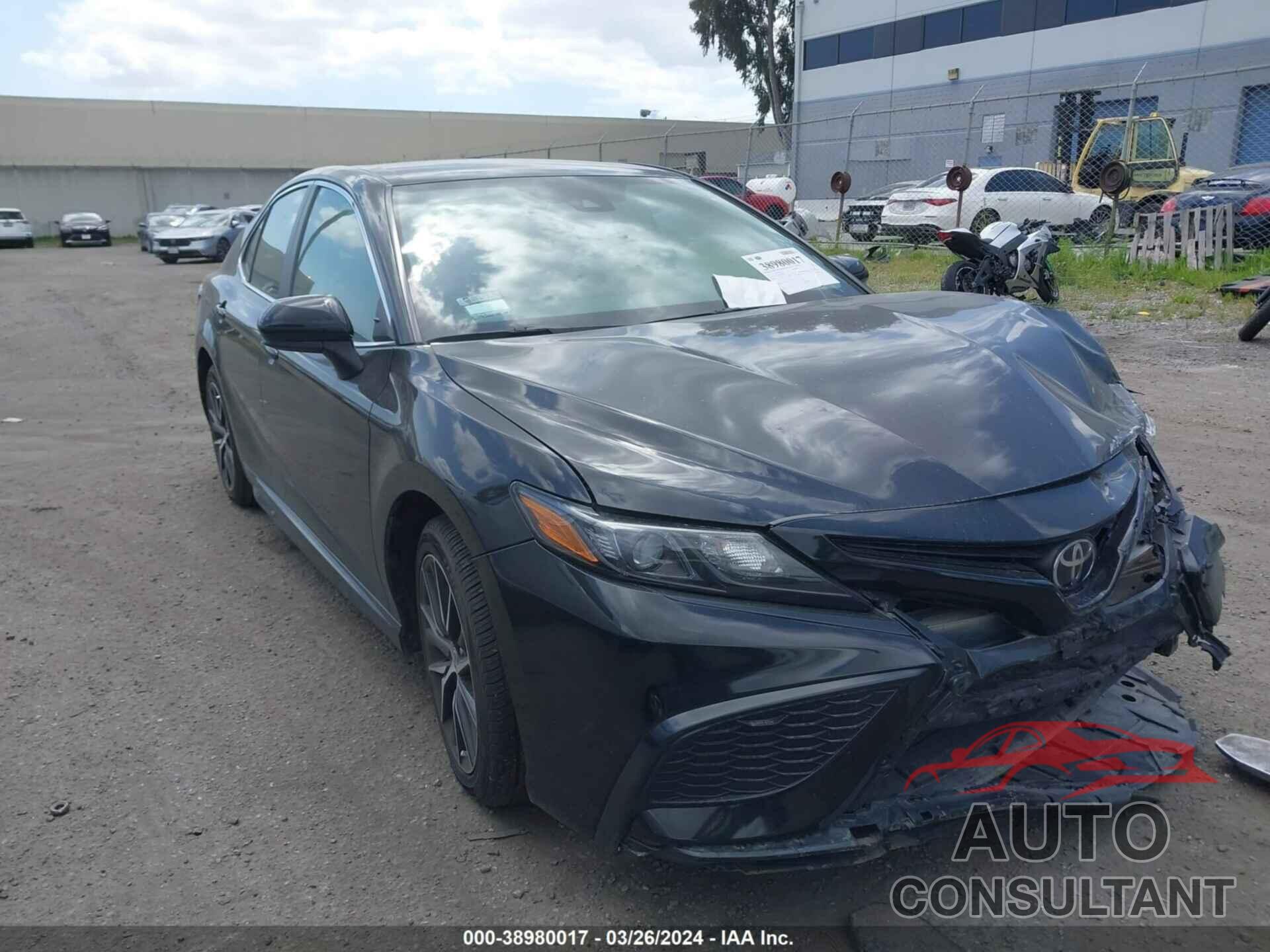 TOYOTA CAMRY 2021 - 4T1G11AK5MU475901