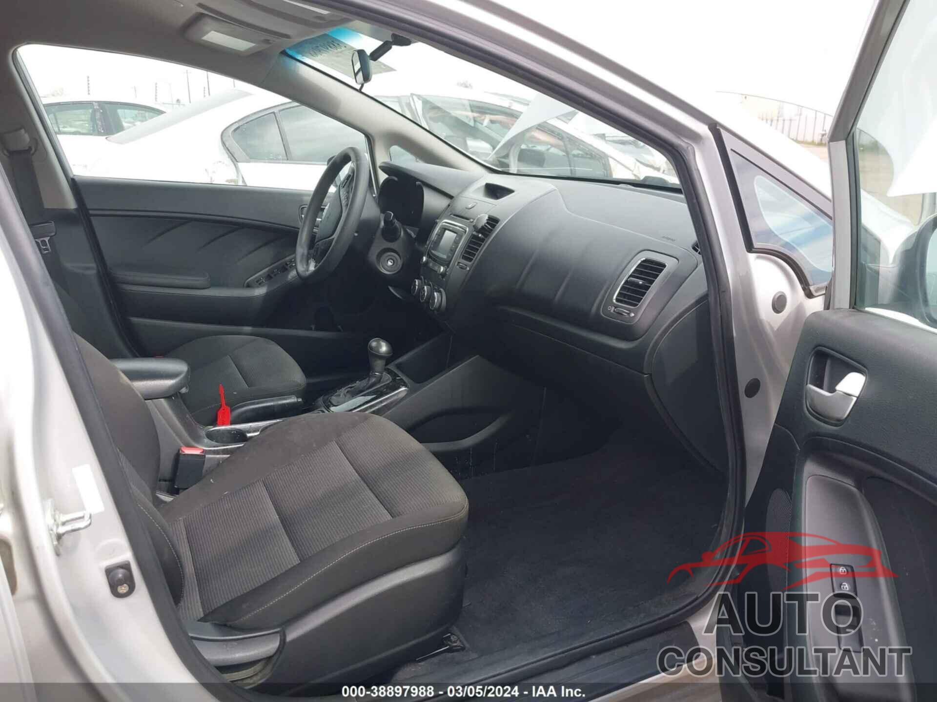 KIA FORTE 2018 - 3KPFK4A75JE283401