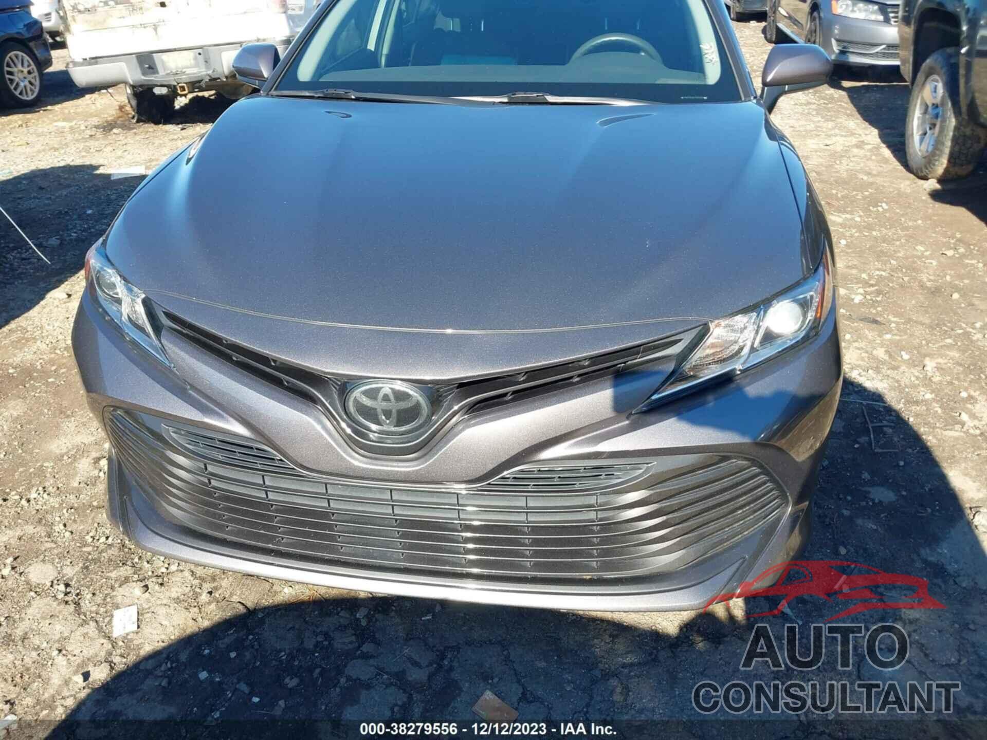 TOYOTA CAMRY 2018 - 4T1B11HK8JU600255