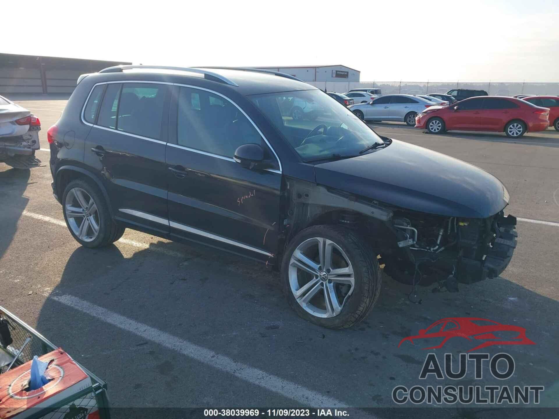 VOLKSWAGEN TIGUAN 2016 - WVGAV7AX7GW067255